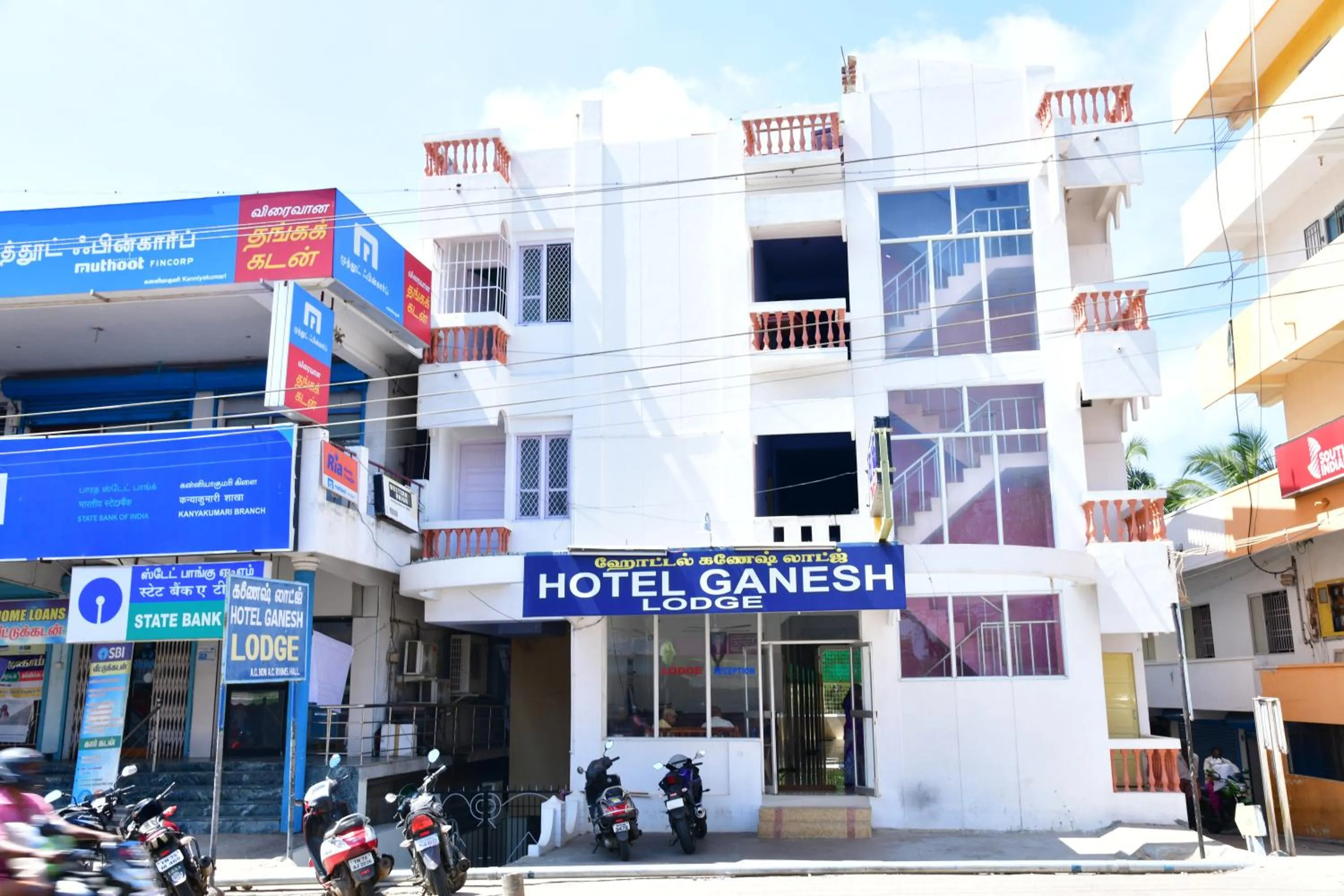 Property building in Hotel Ganesh Lodge