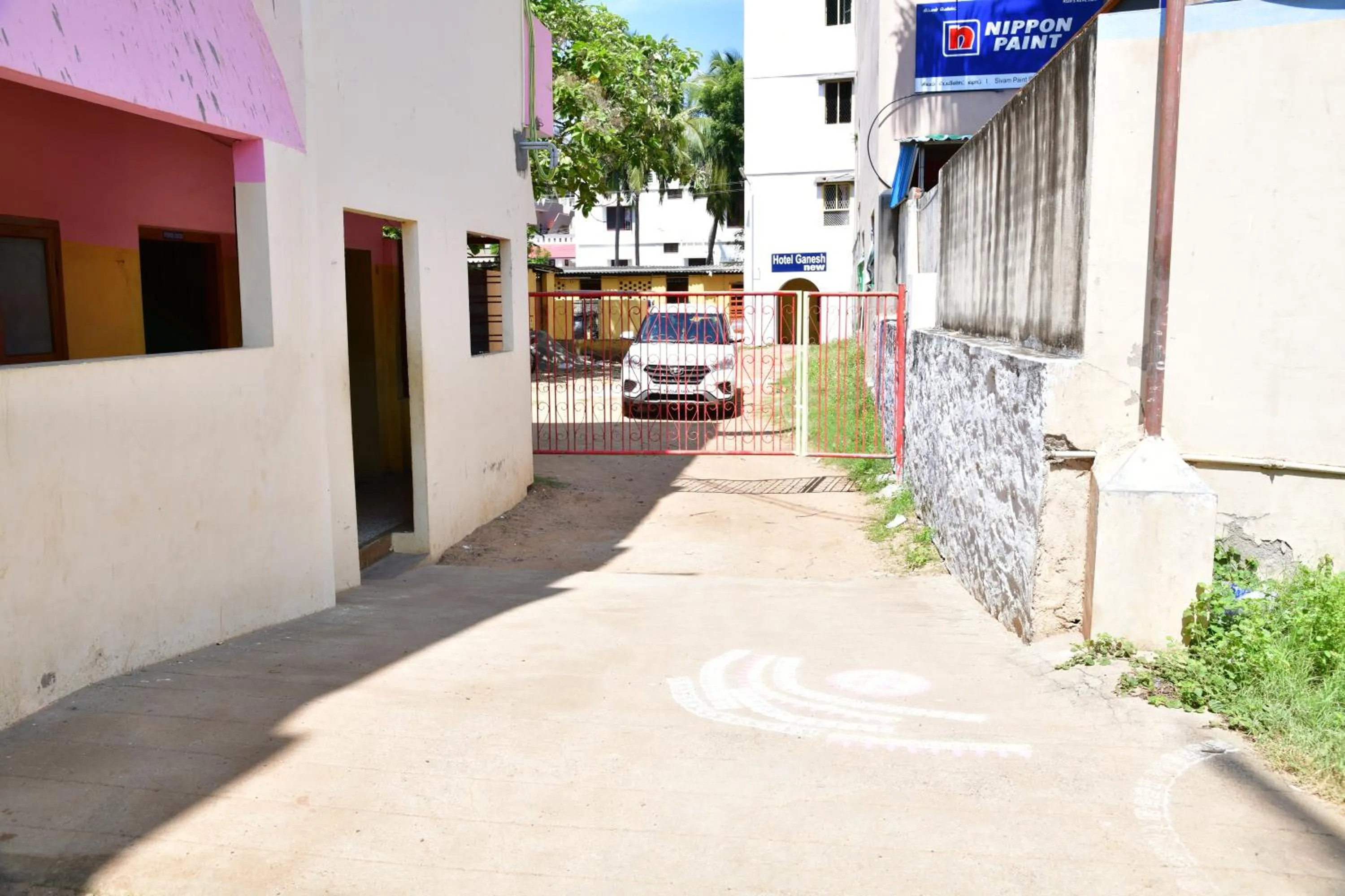 Parking in Hotel Ganesh Lodge