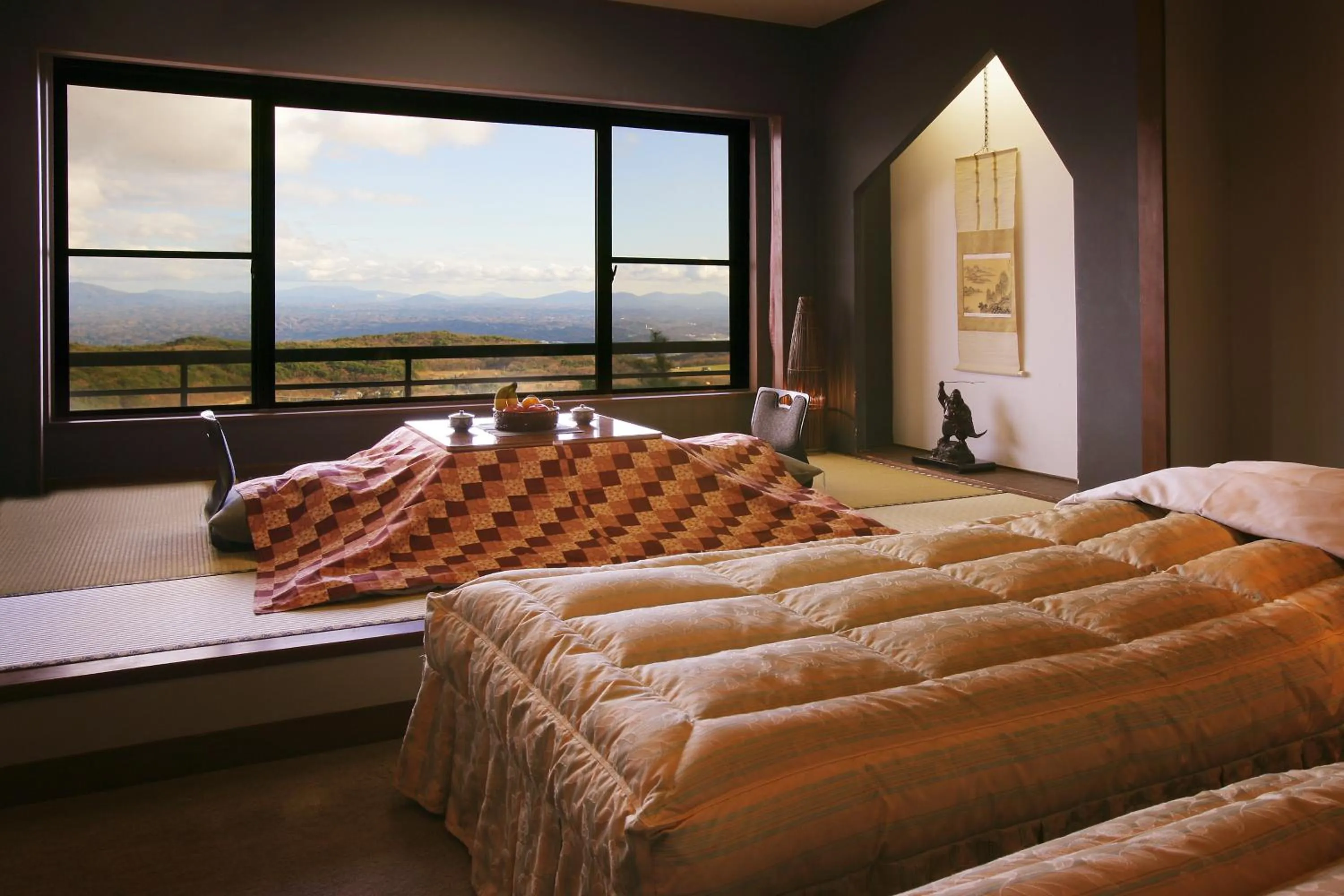 Photo of the whole room, Bed in Kounkaku