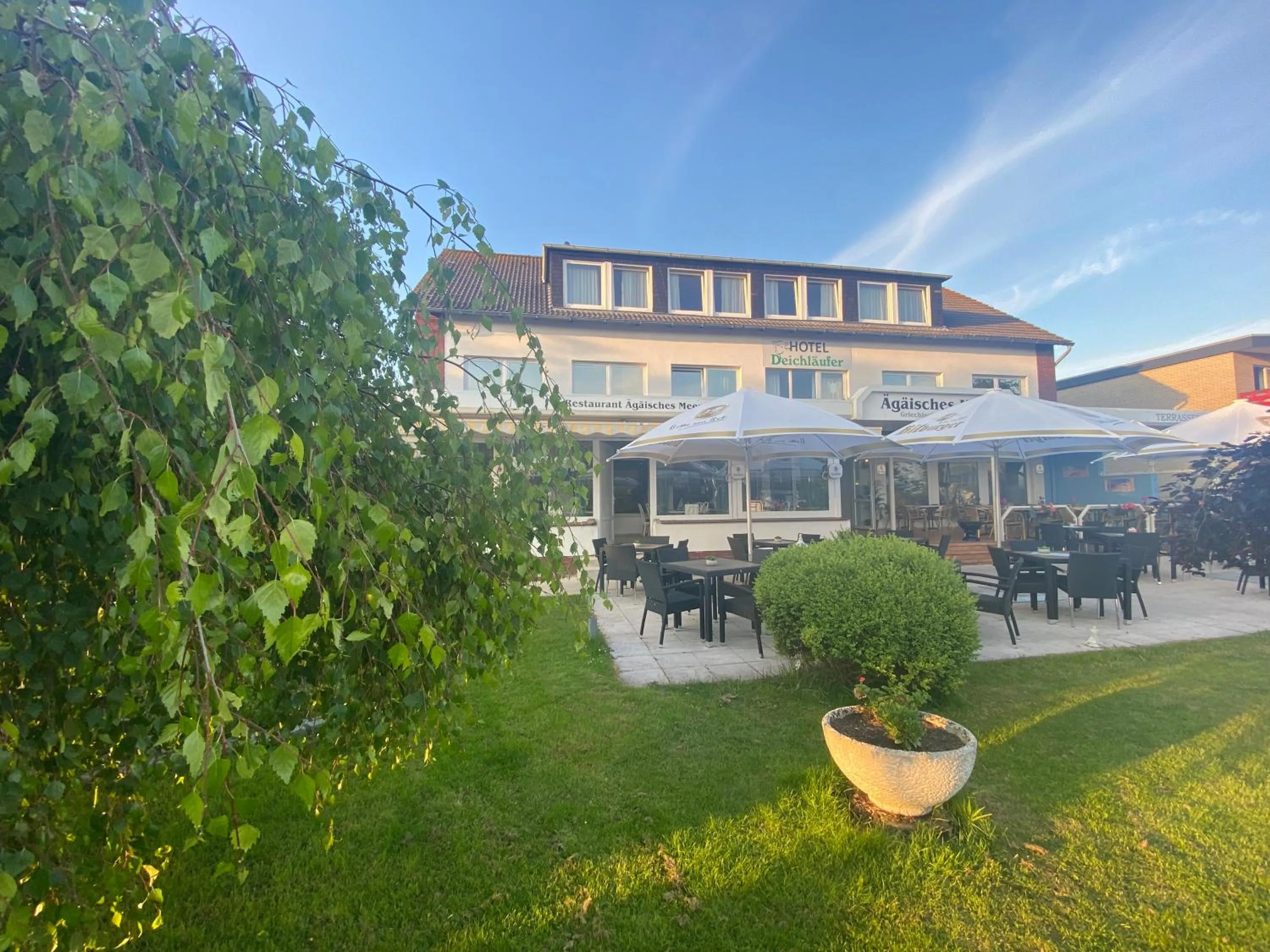 Property building in Strand Hotel Nordsee, Hotel Deichläufer