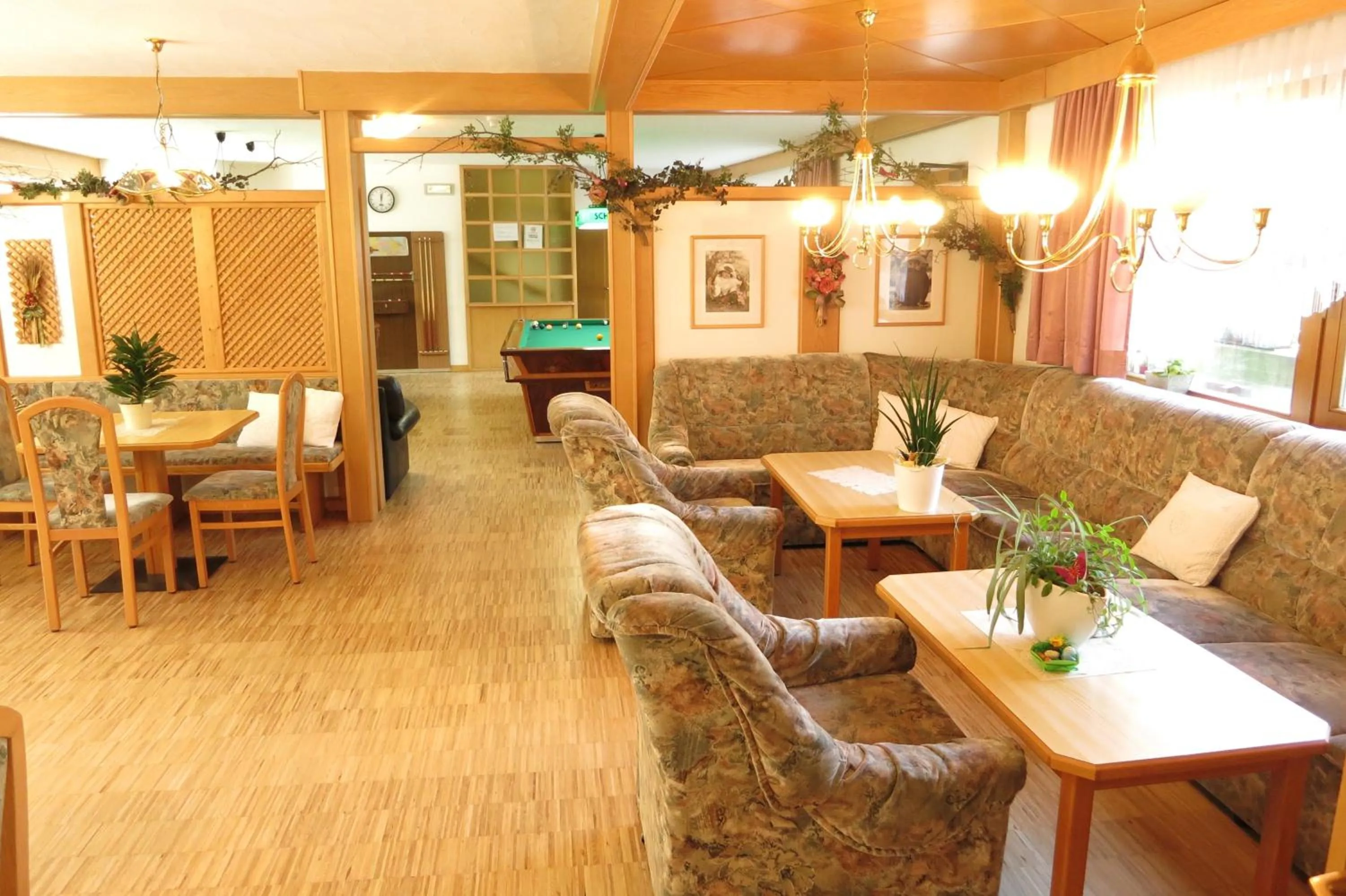 Communal lounge/ TV room in Apartments Residence Montana