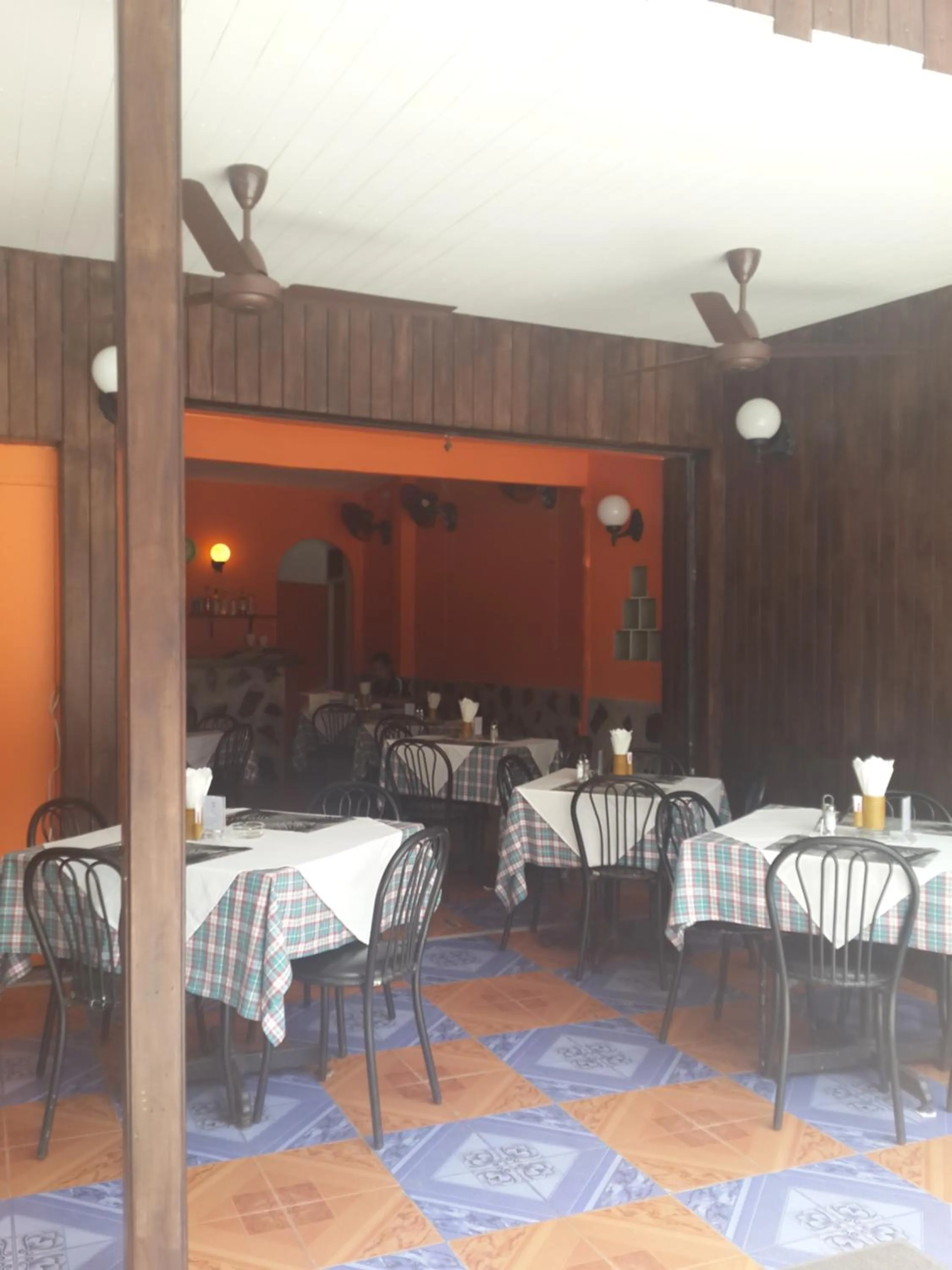 Restaurant/places to eat in Nan Inn Bungalow