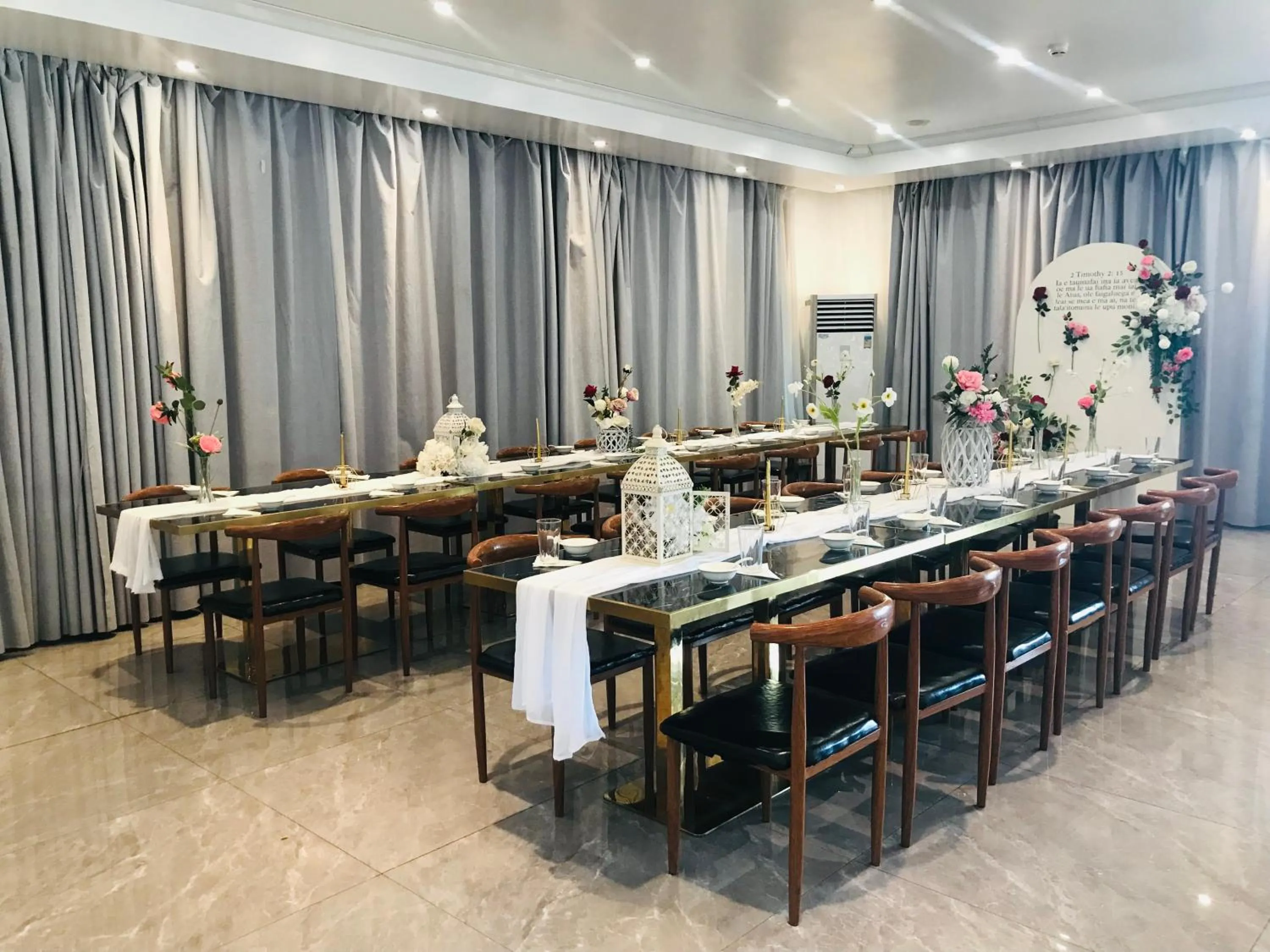 Restaurant/places to eat in Tauese Seaview Hotel