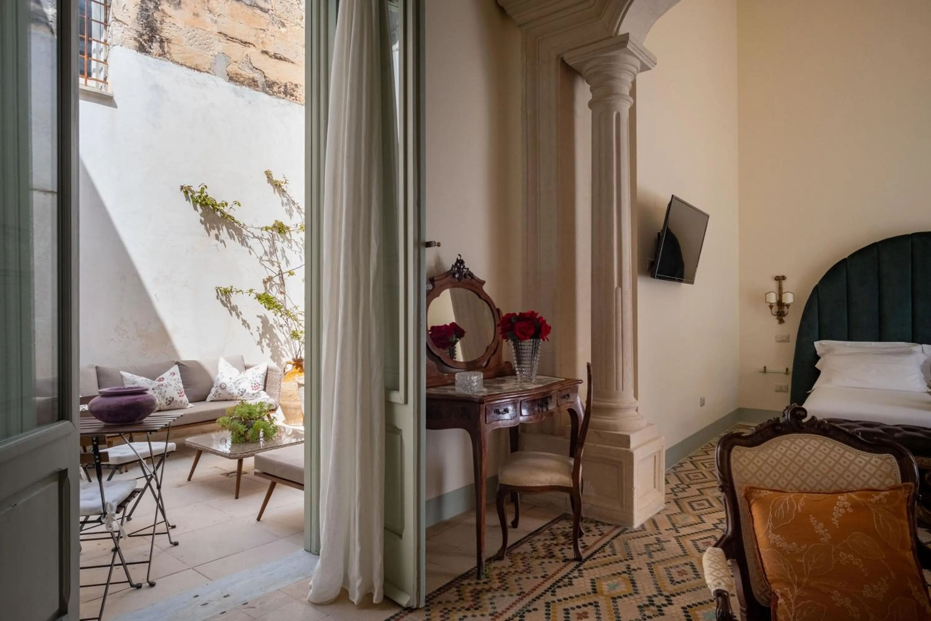 Balcony/Terrace, Bed in Palazzo Guido