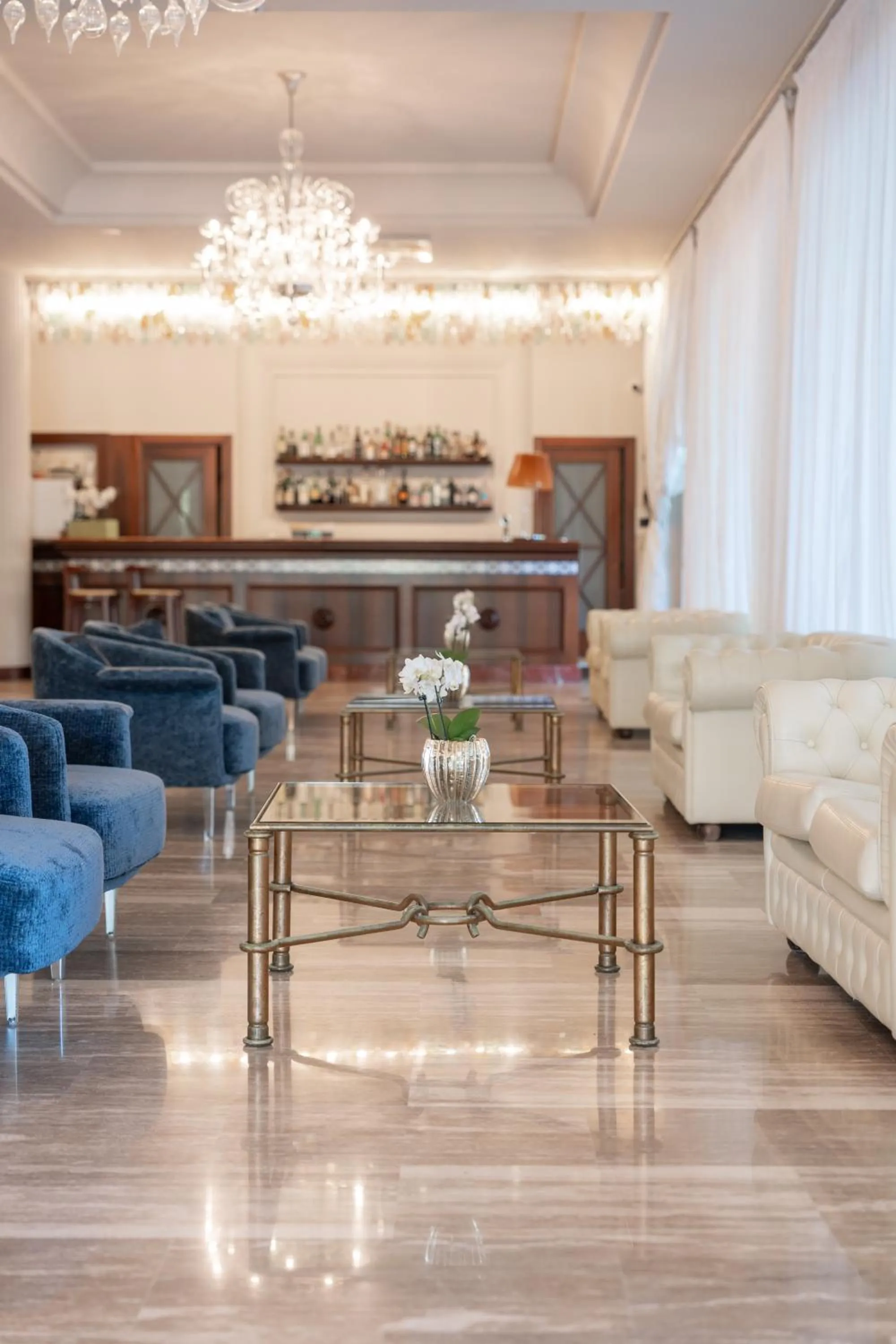 Restaurant/places to eat in Grand Hotel Gallia