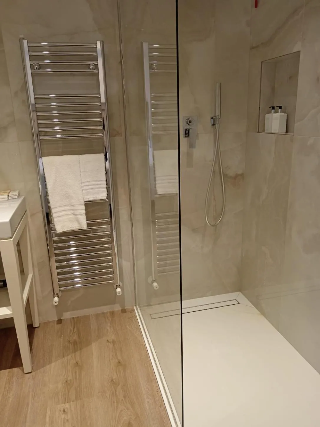 Bathroom in Grand Hotel Gallia