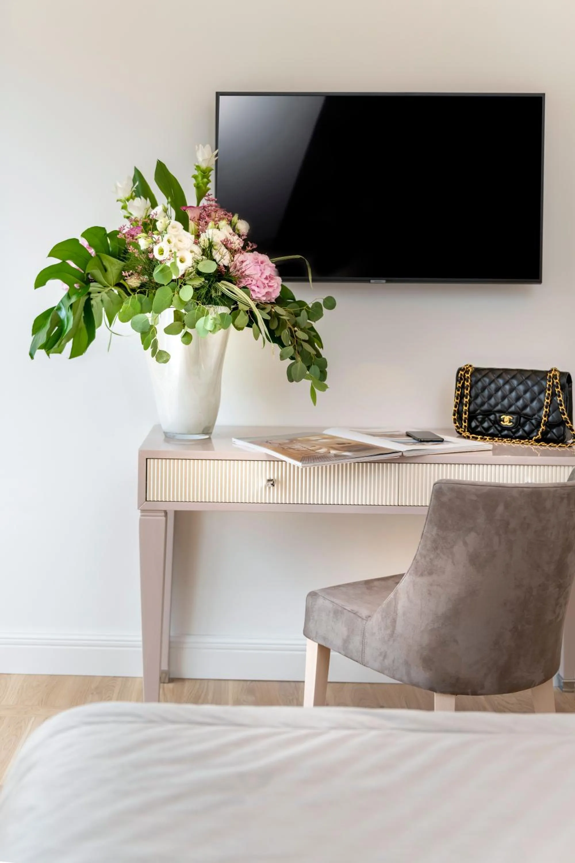 Seating area in Grand Hotel Gallia