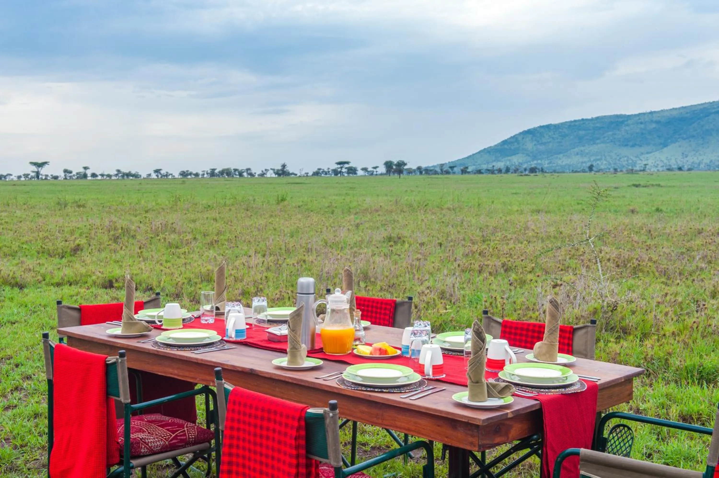 Breakfast in Kananga Special Tented Camp