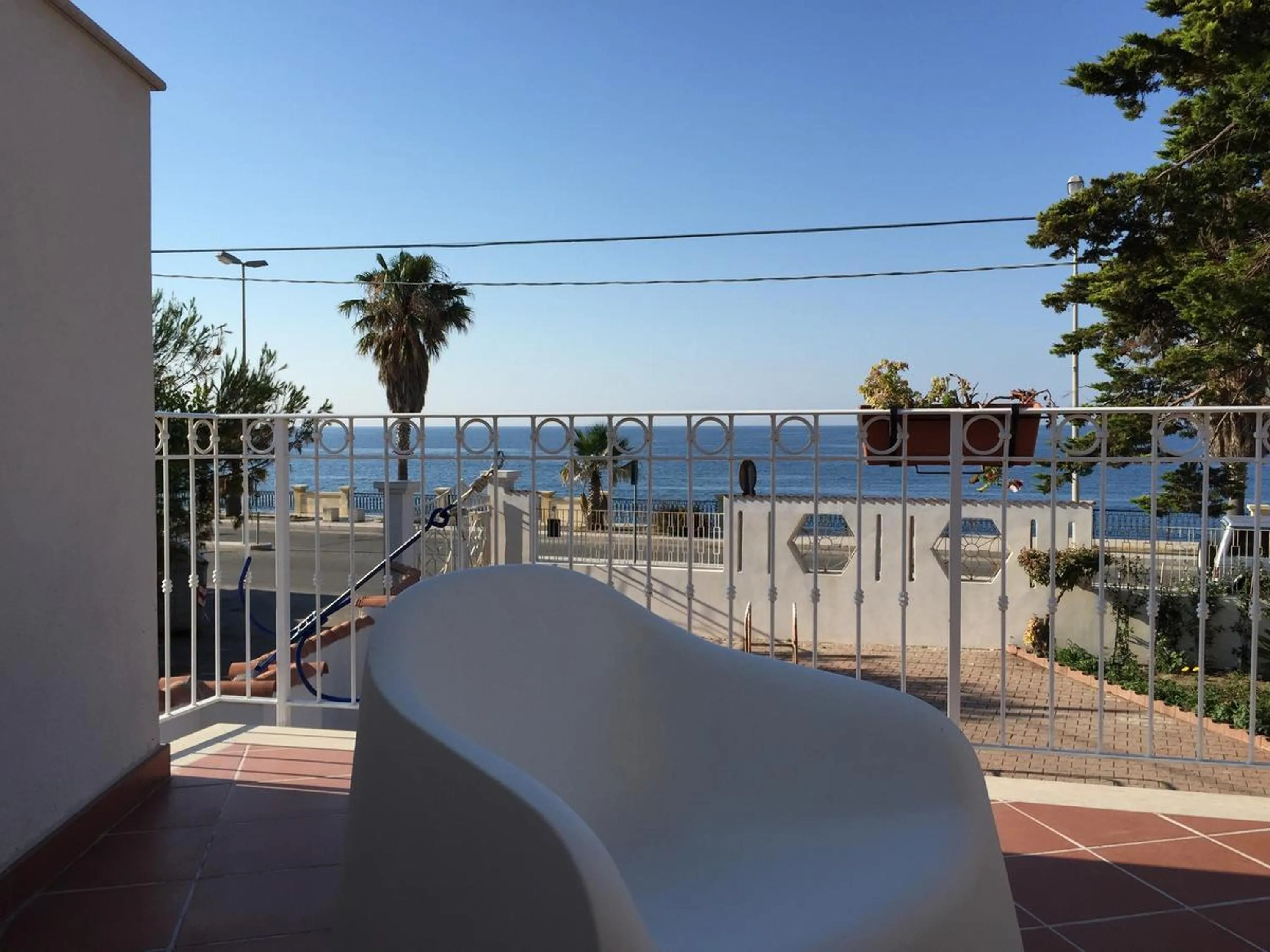 Communal lounge/ TV room in B&B Villa sul Mare