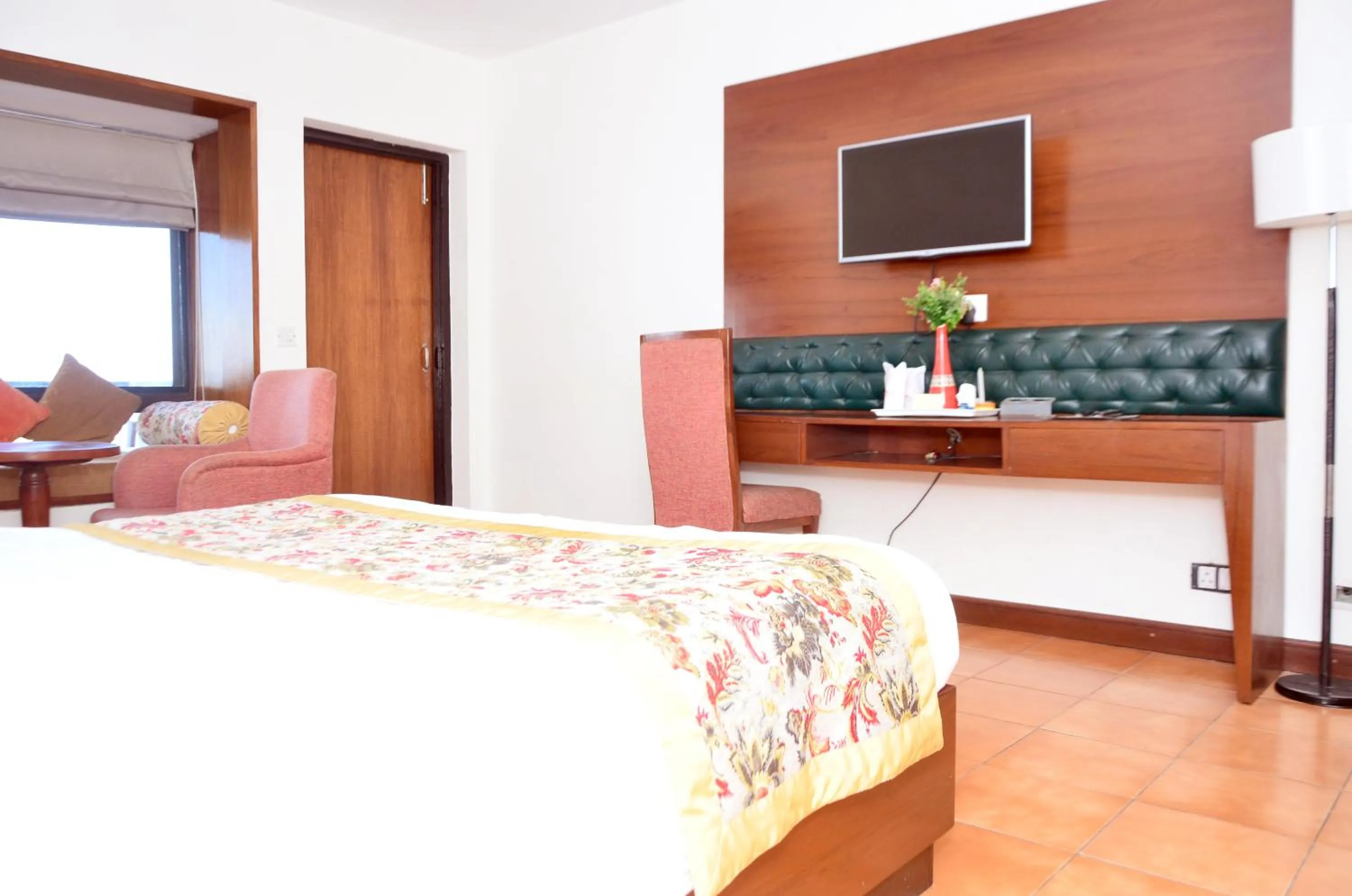 Bed in Woodsvilla Resort Ranikhet