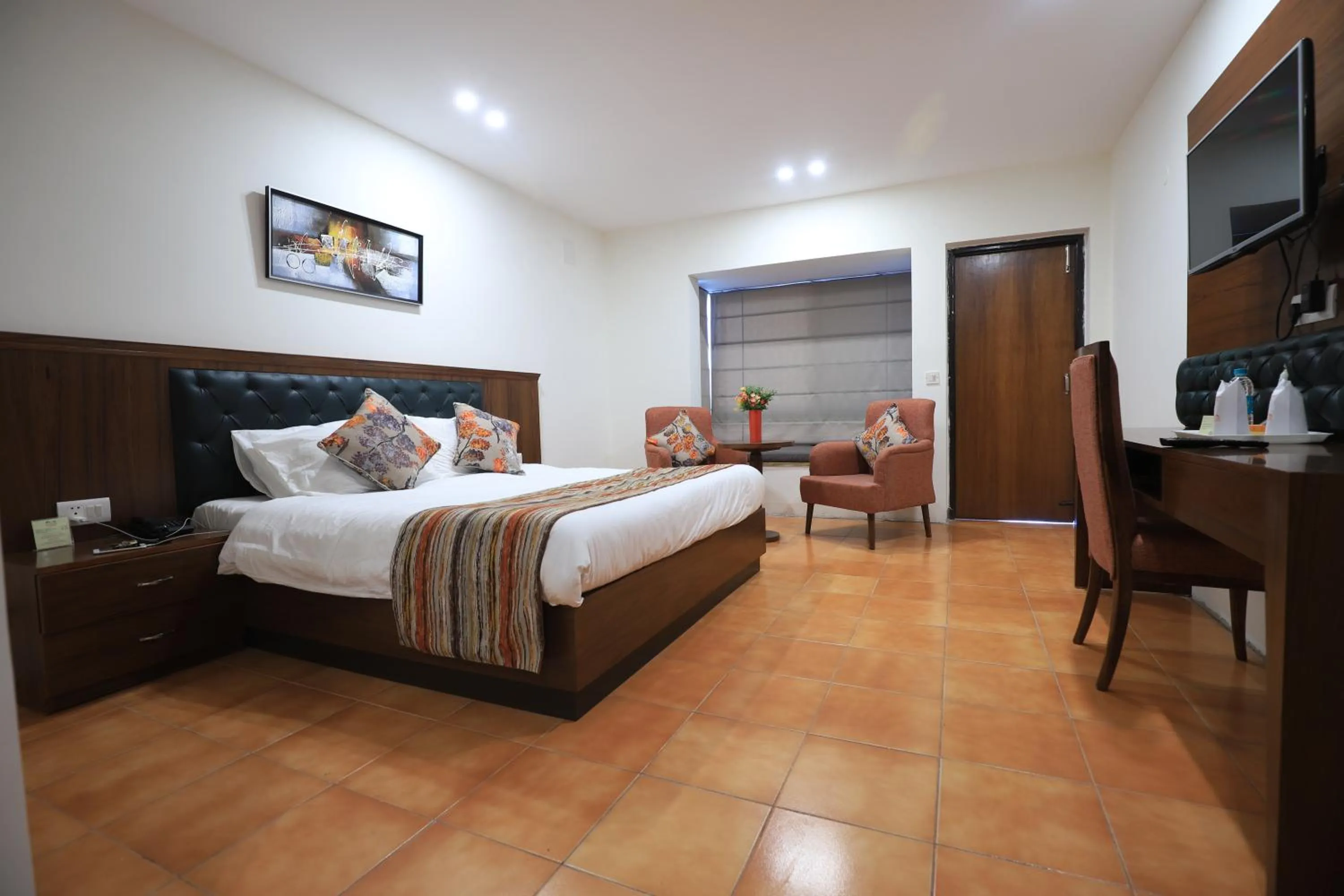 Bedroom, Bed in Woodsvilla Resort Ranikhet