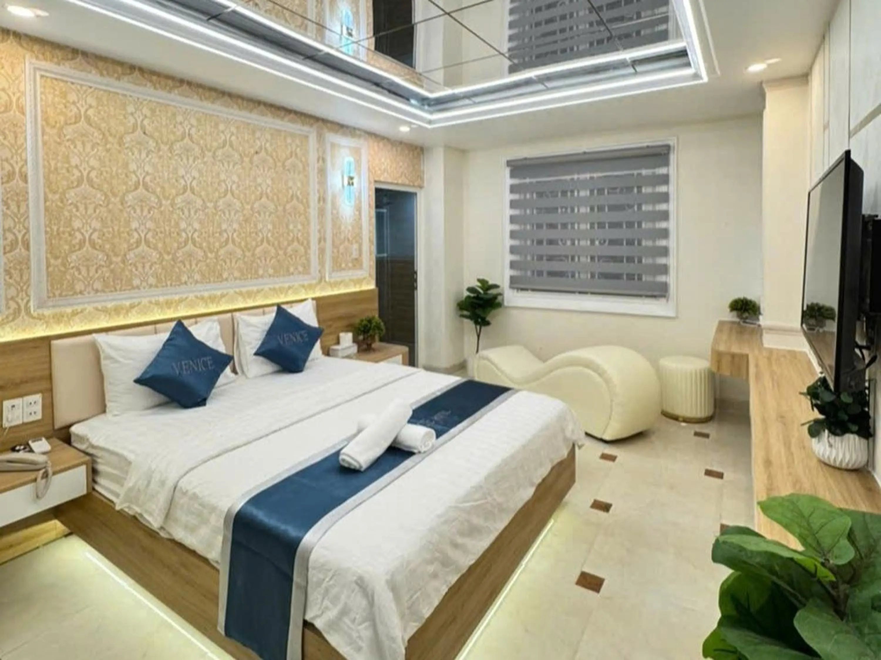 Bed in Minh Ngoc Hotel