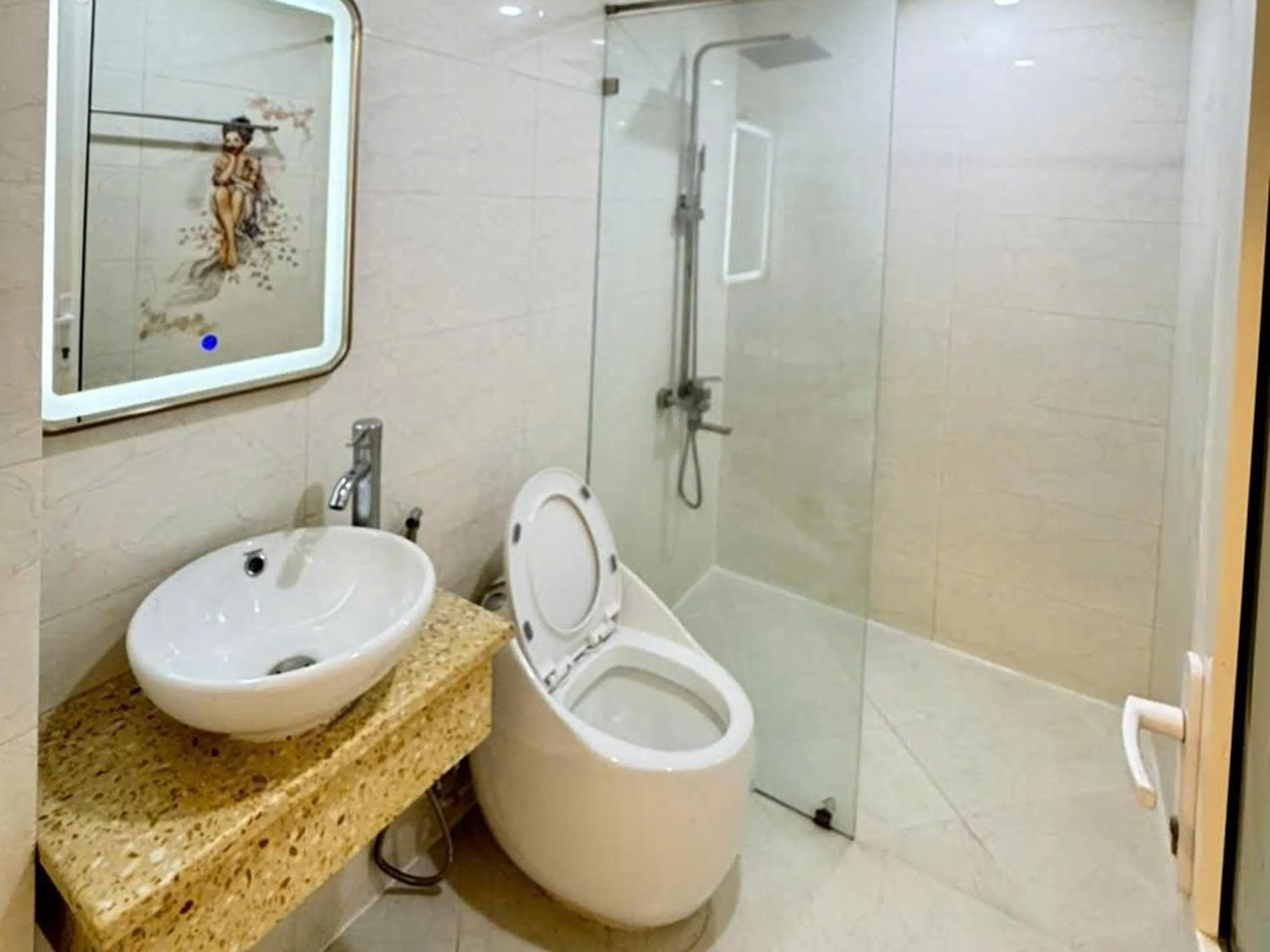 Bathroom in Minh Ngoc Hotel