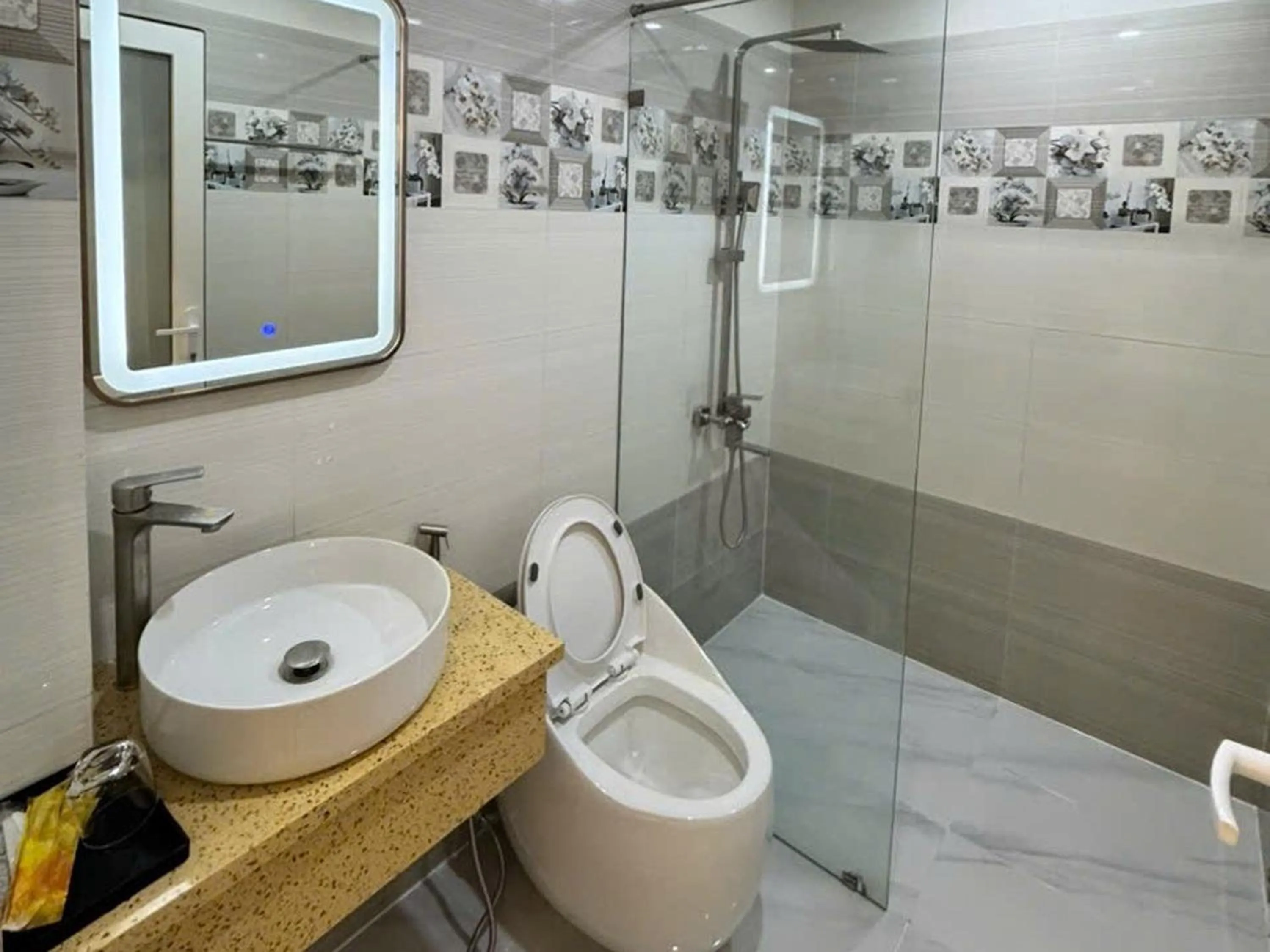 Bathroom in Minh Ngoc Hotel