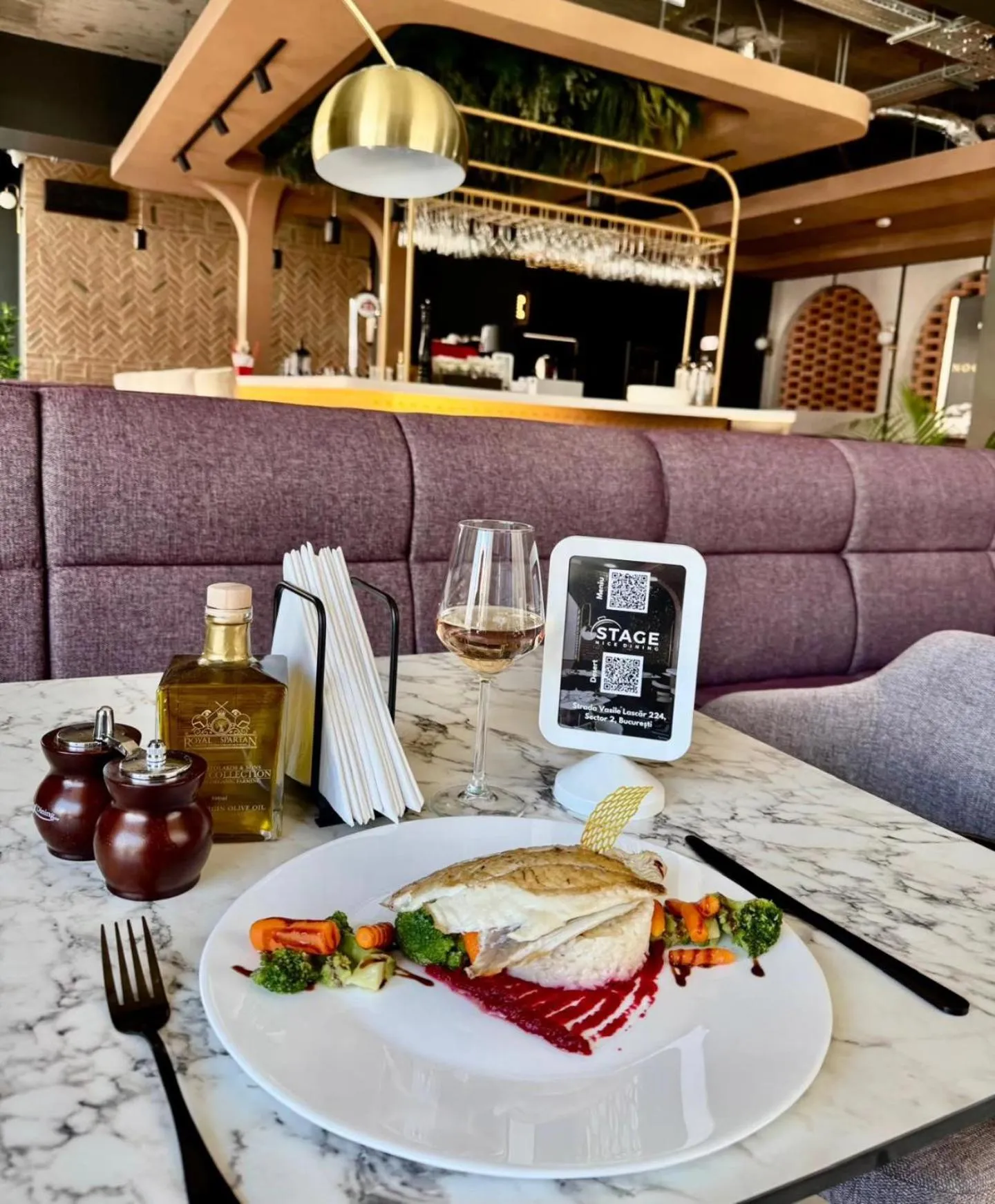 Restaurant/places to eat in Central Suites