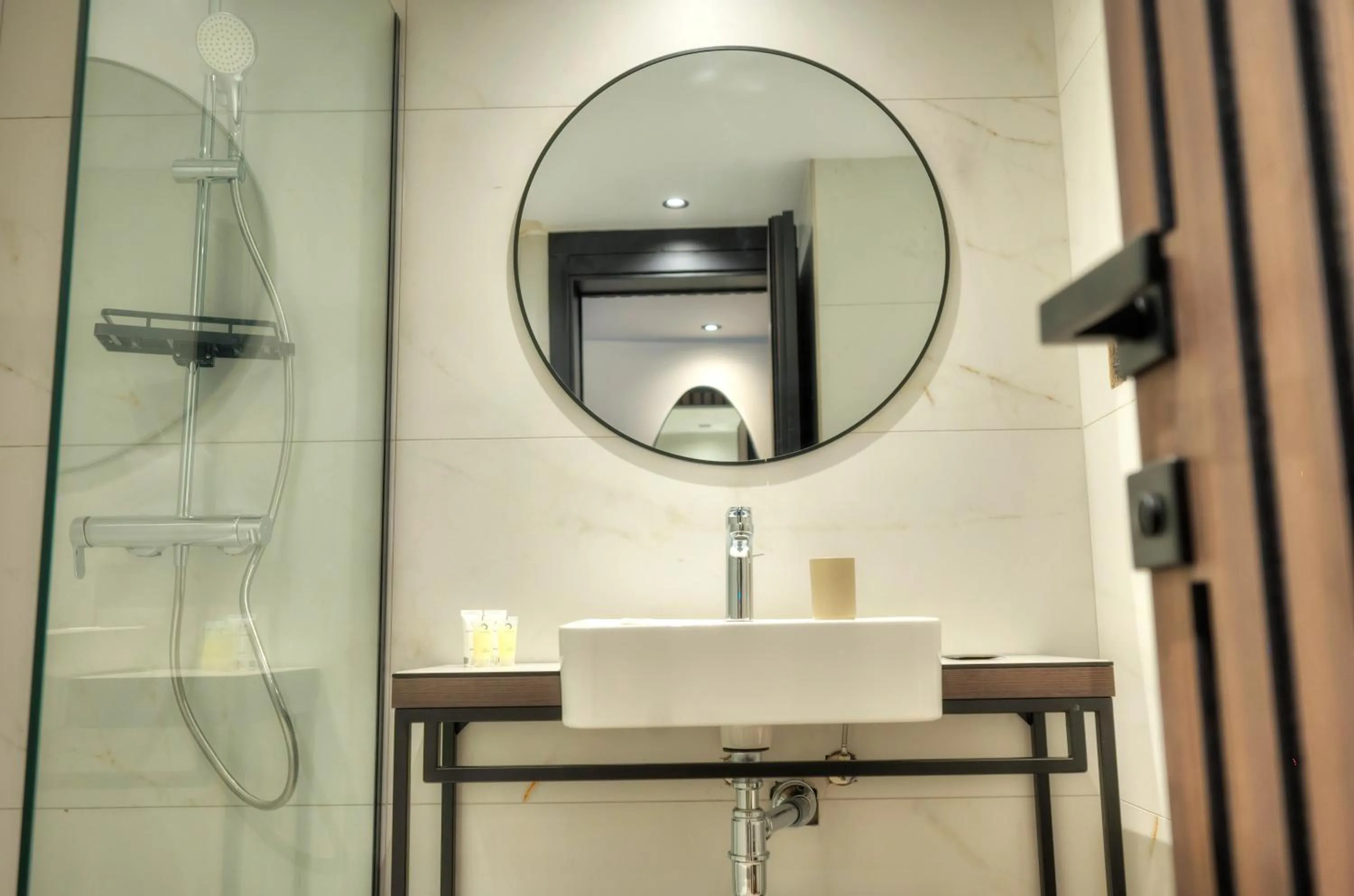 Shower in ASTE hotel