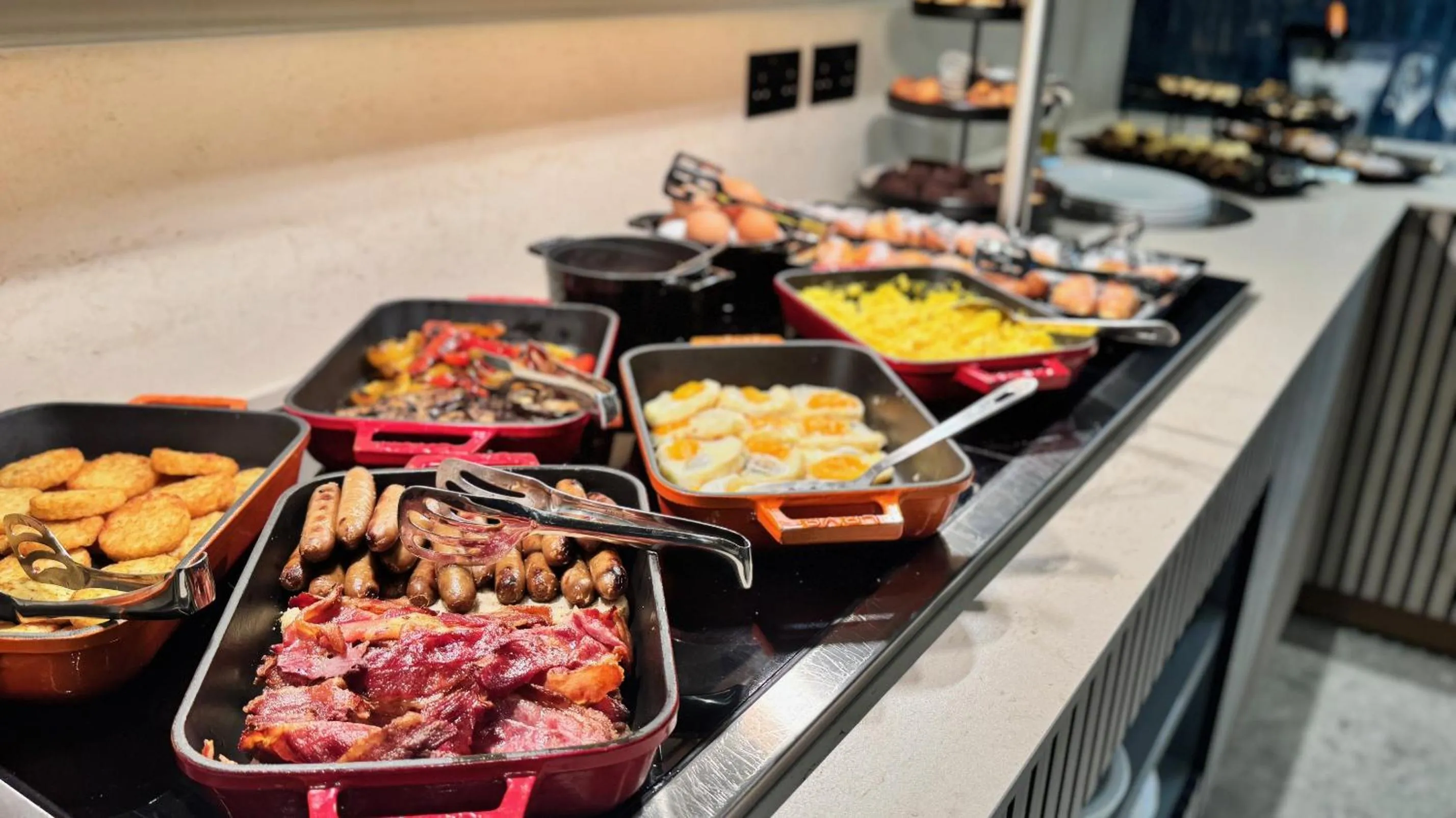 Food and drinks in ASTE hotel