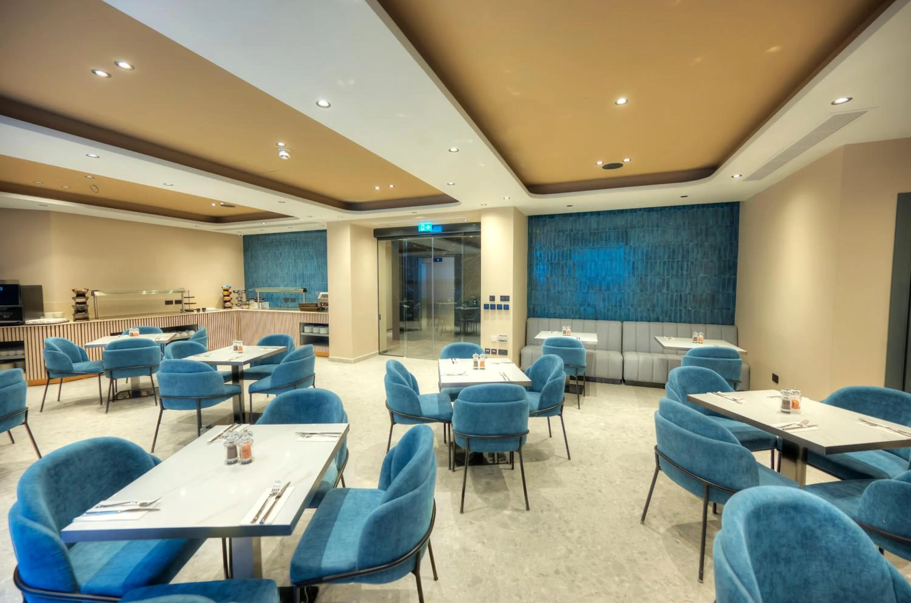 Restaurant/places to eat in ASTE hotel