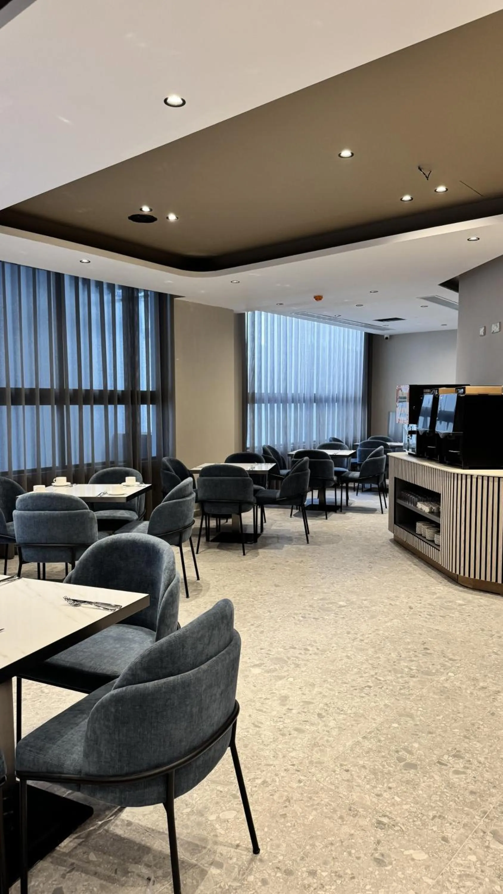 Restaurant/places to eat in ASTE hotel