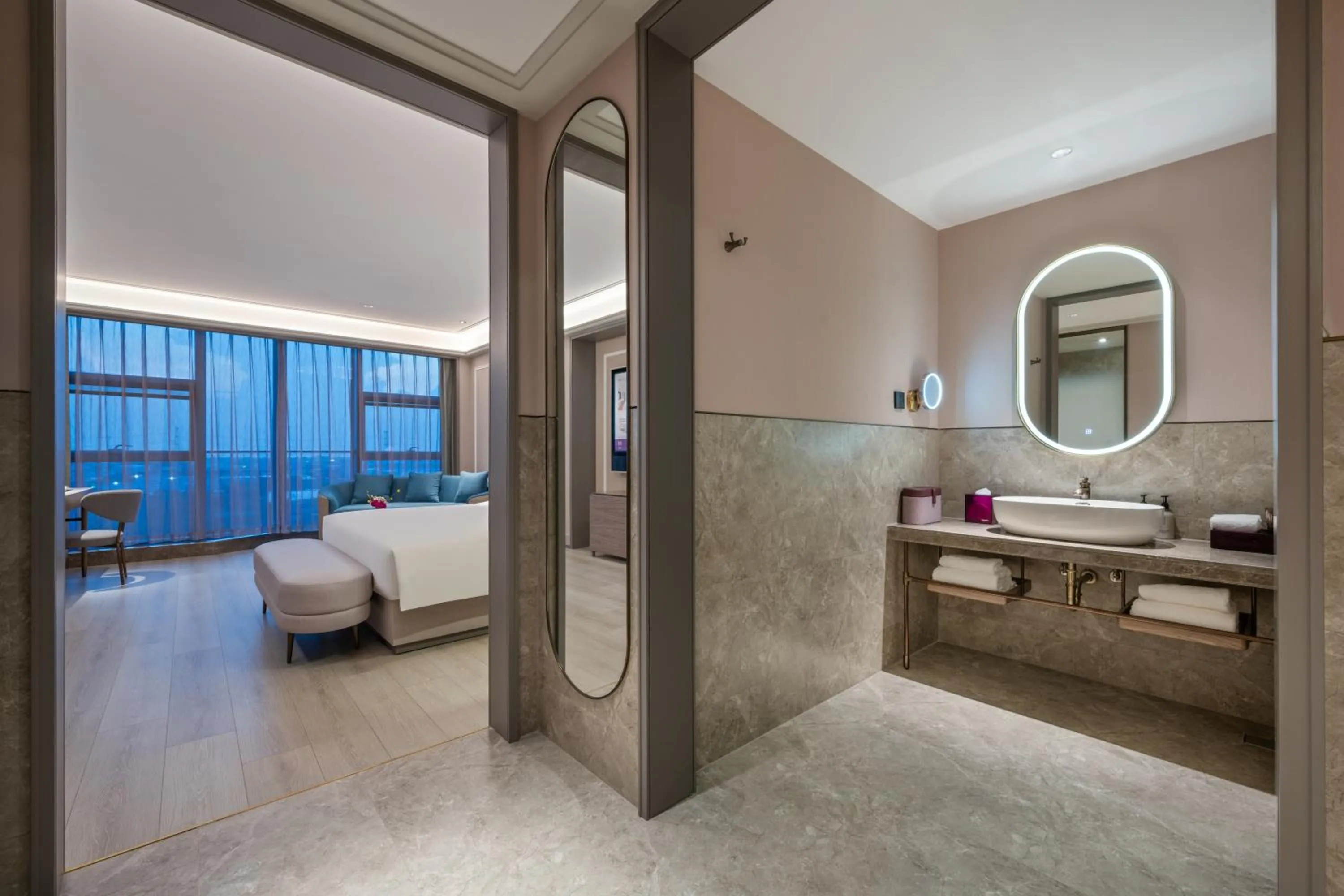 Seating area in Mercure Nantong Suxitong Riverside