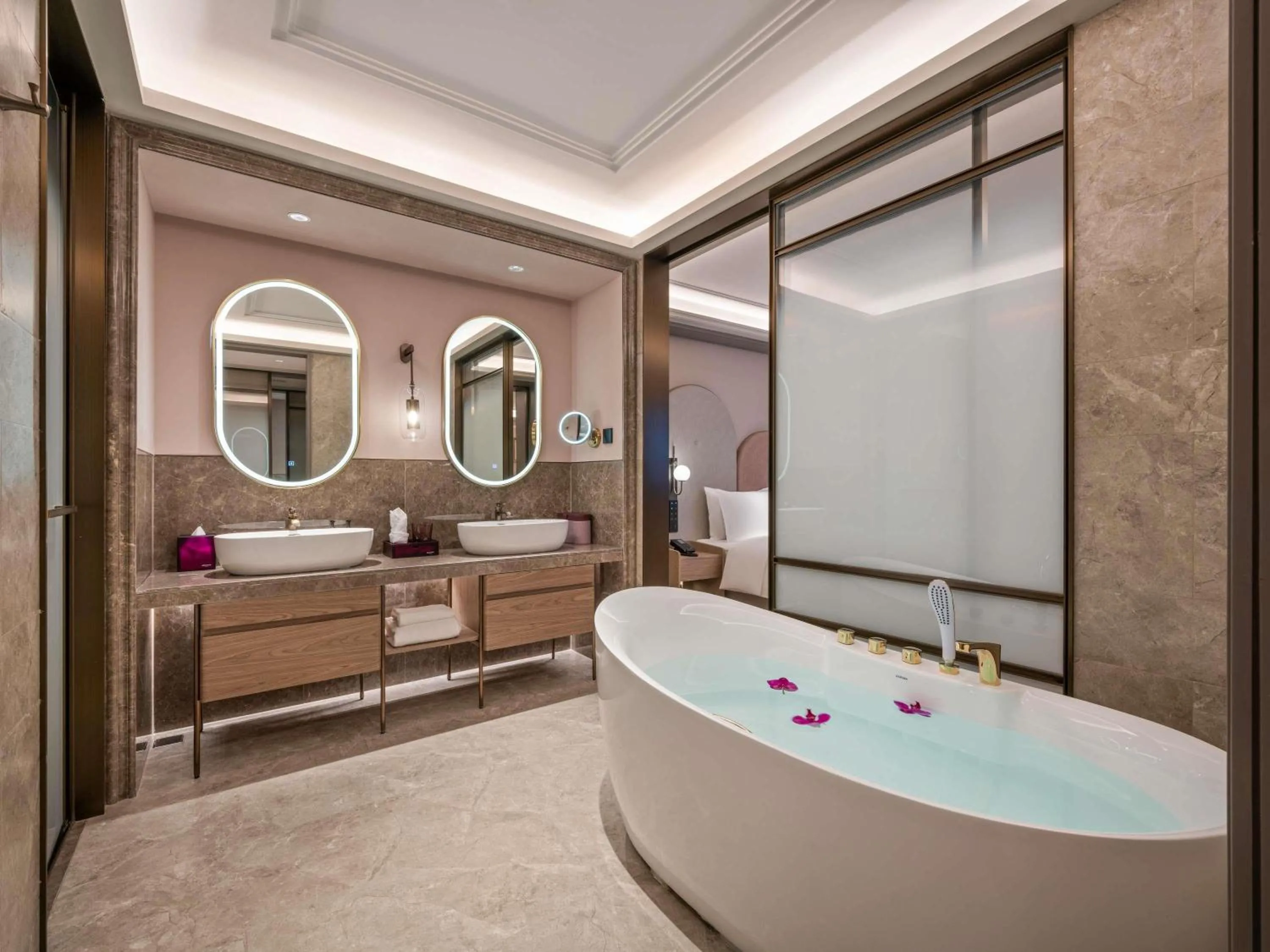 Photo of the whole room in Mercure Nantong Suxitong Riverside