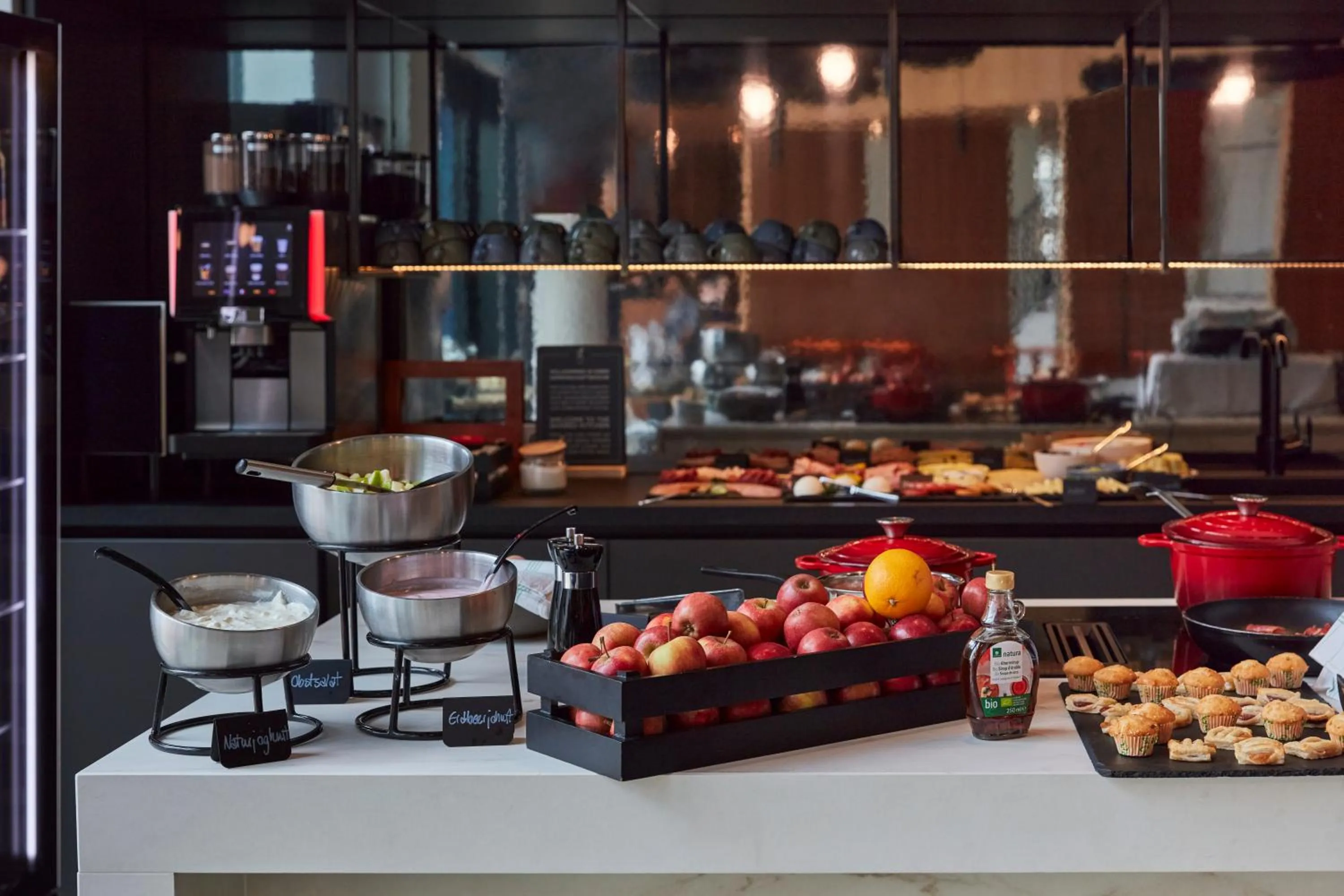 Buffet breakfast in Aparthotel Adagio Stuttgart NeckarPark