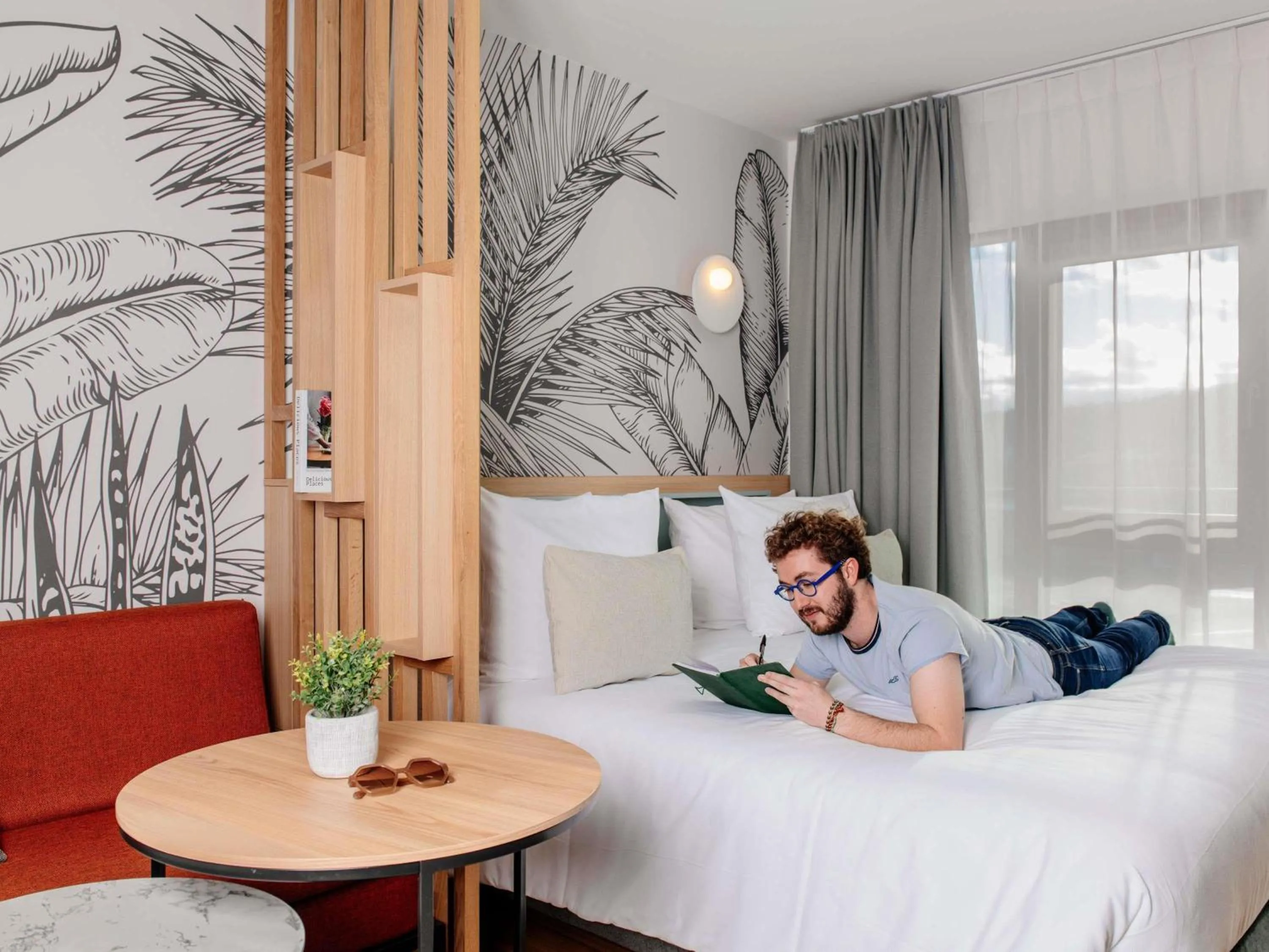 Bedroom, Bed in Aparthotel Adagio Stuttgart NeckarPark