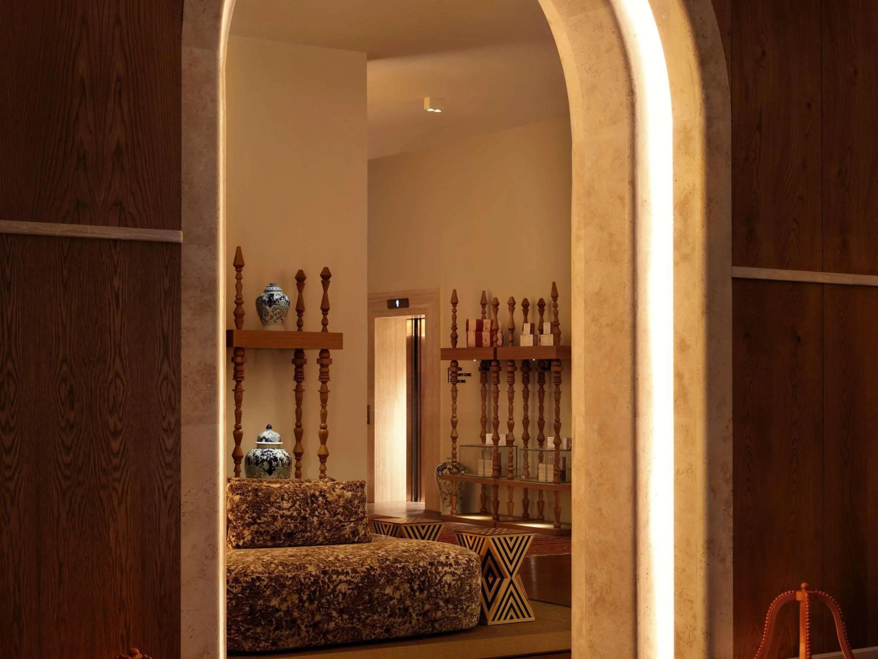 Lounge or bar in Aliée Istanbul - A Paris Society Collection Hotel