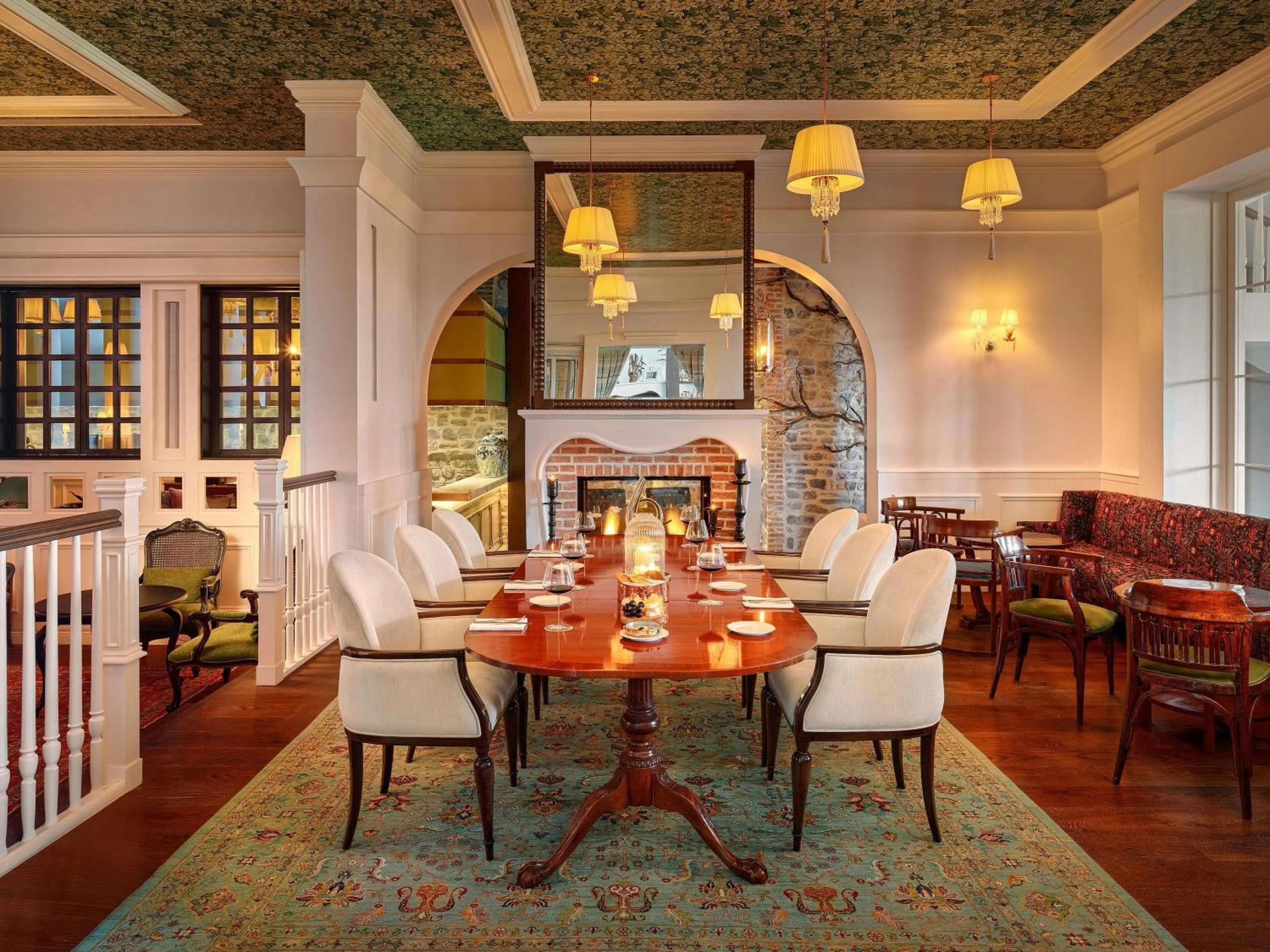 Lounge or bar in Aliée Istanbul - A Paris Society Collection Hotel