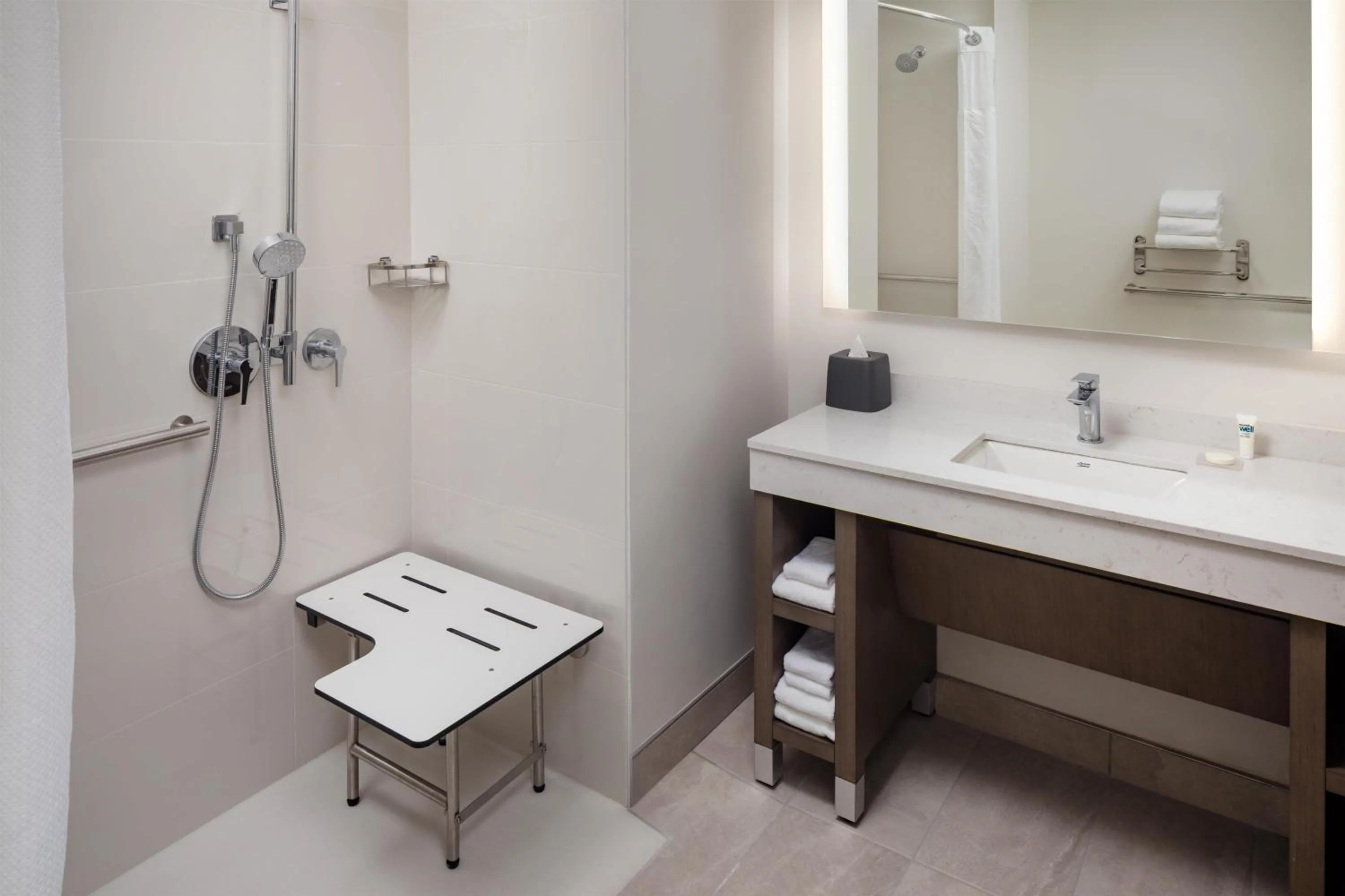 Bathroom in Hyatt House Royal Oak / Birmingham