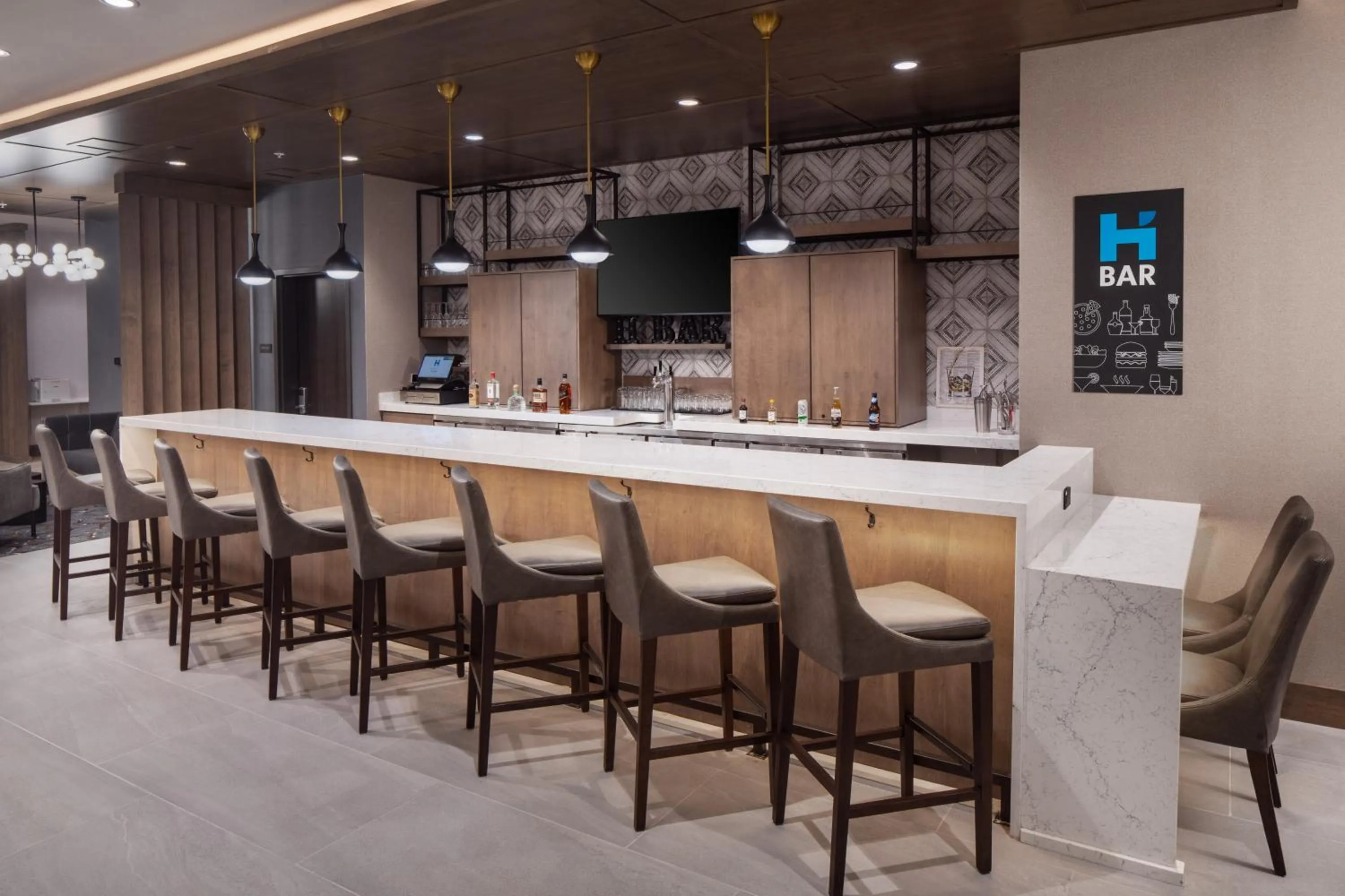 Restaurant/places to eat in Hyatt House Royal Oak / Birmingham