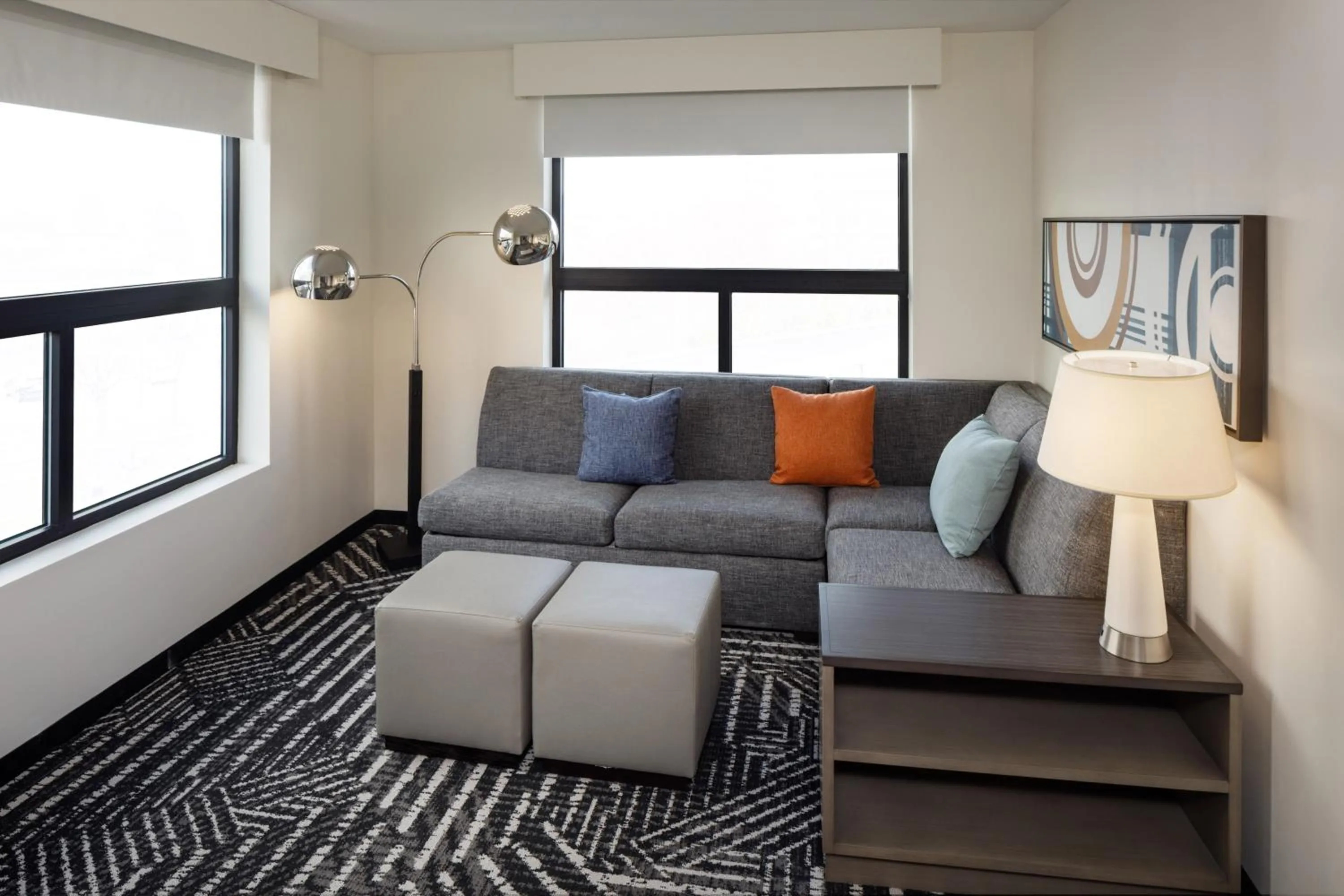 Communal lounge/ TV room in Hyatt House Royal Oak / Birmingham