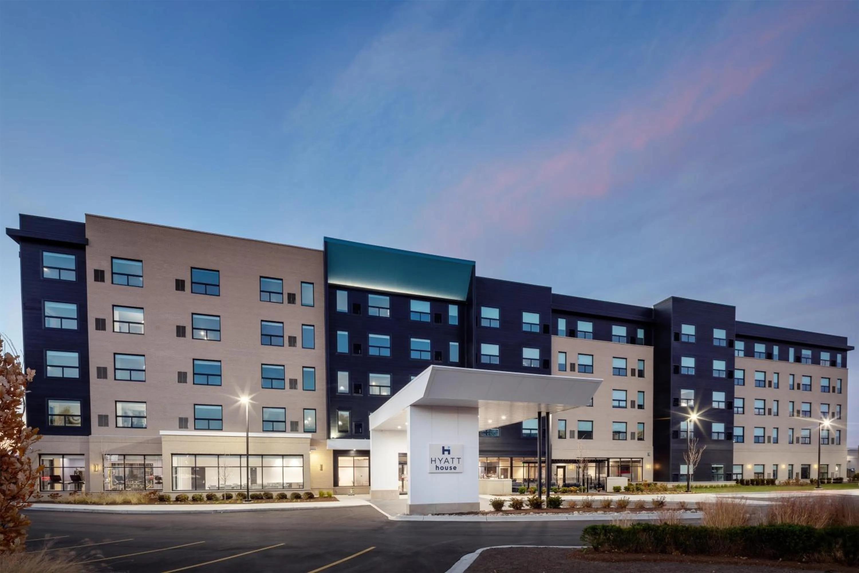 Property building in Hyatt House Royal Oak / Birmingham