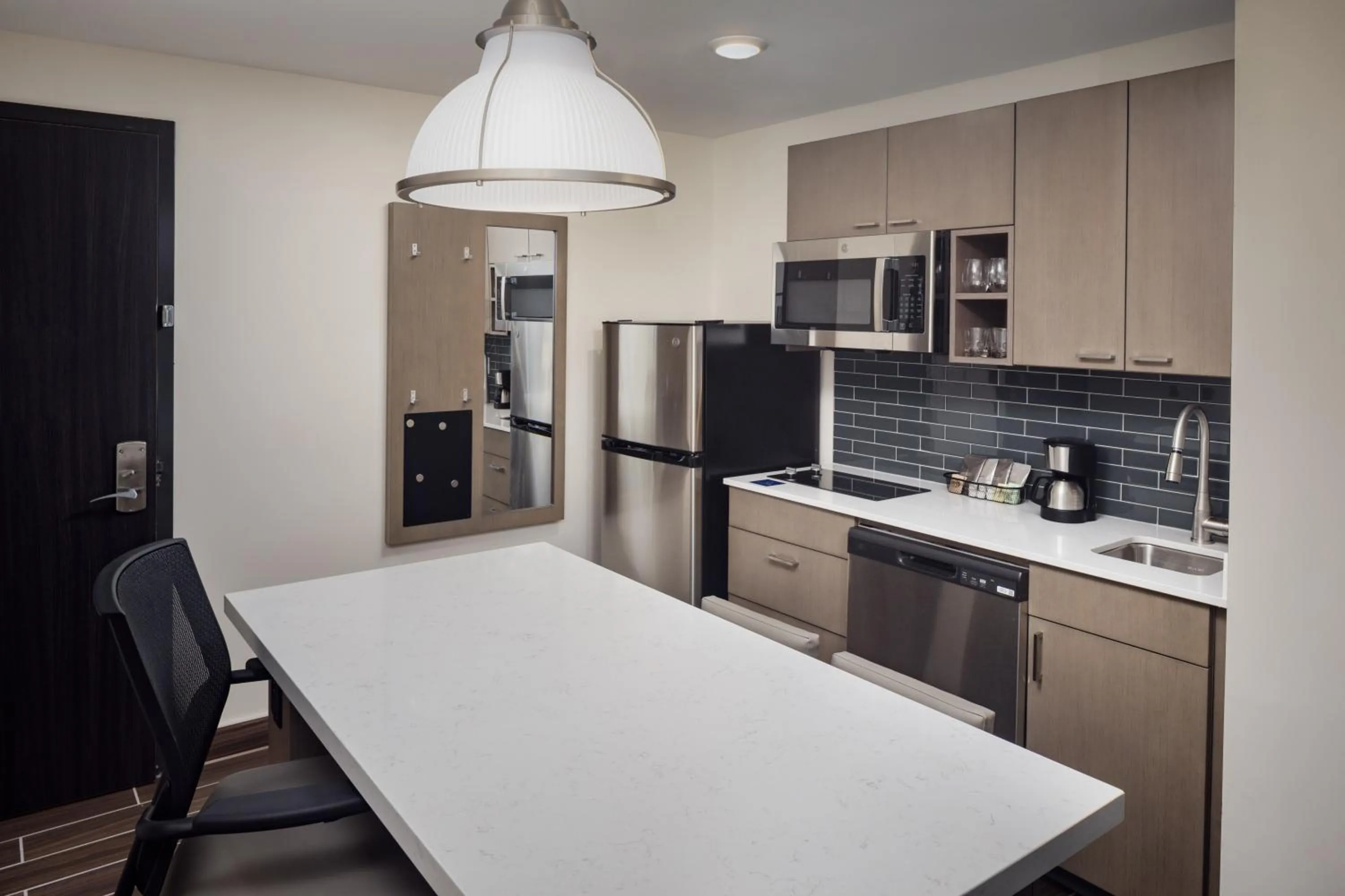Kitchen or kitchenette in Hyatt House Royal Oak / Birmingham