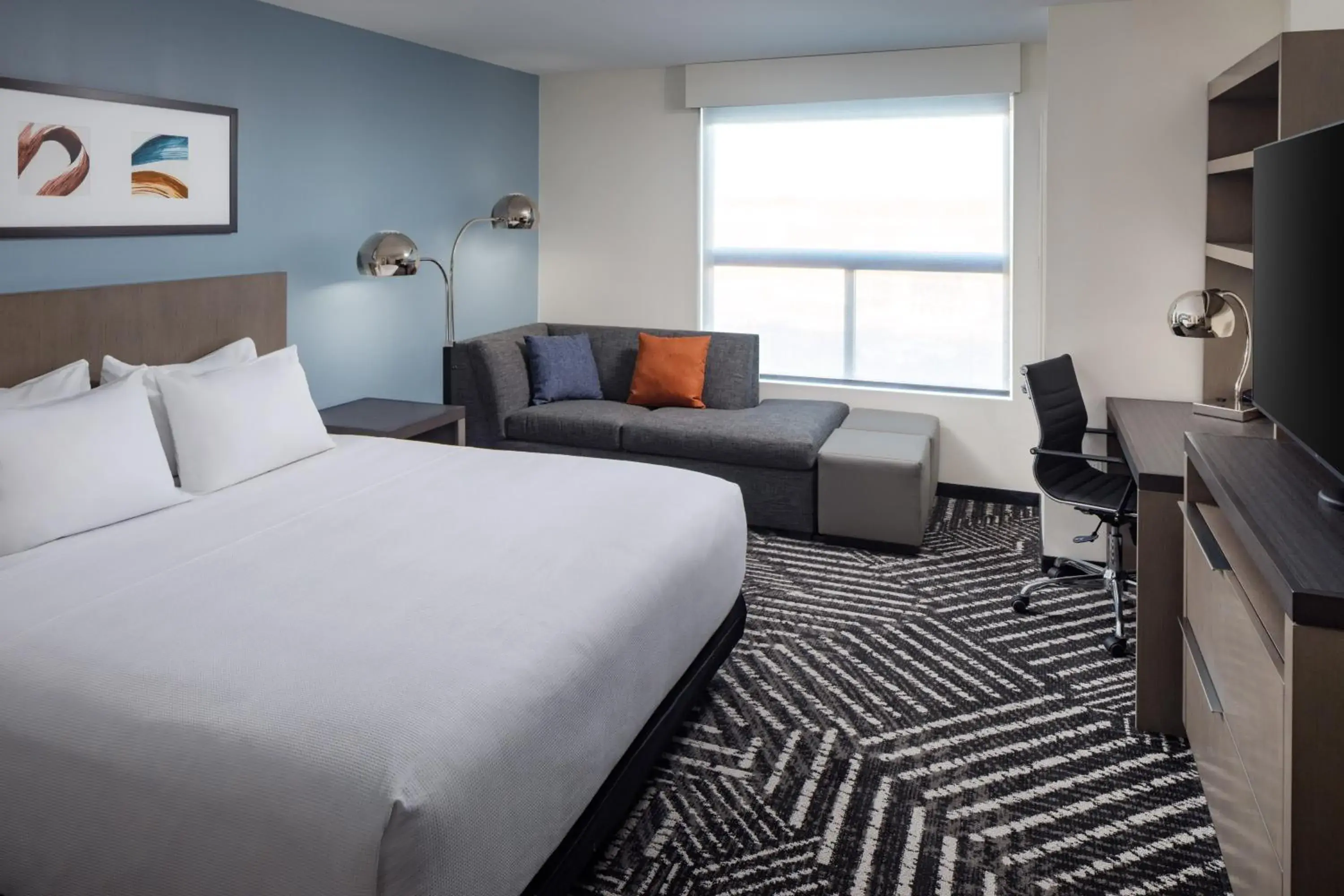King Room with Bath Tub - Mobility Accessible in Hyatt House Royal Oak / Birmingham King Room with Bath Tub - Mobility Accessible in Hyatt House Royal Oak / Birmingham