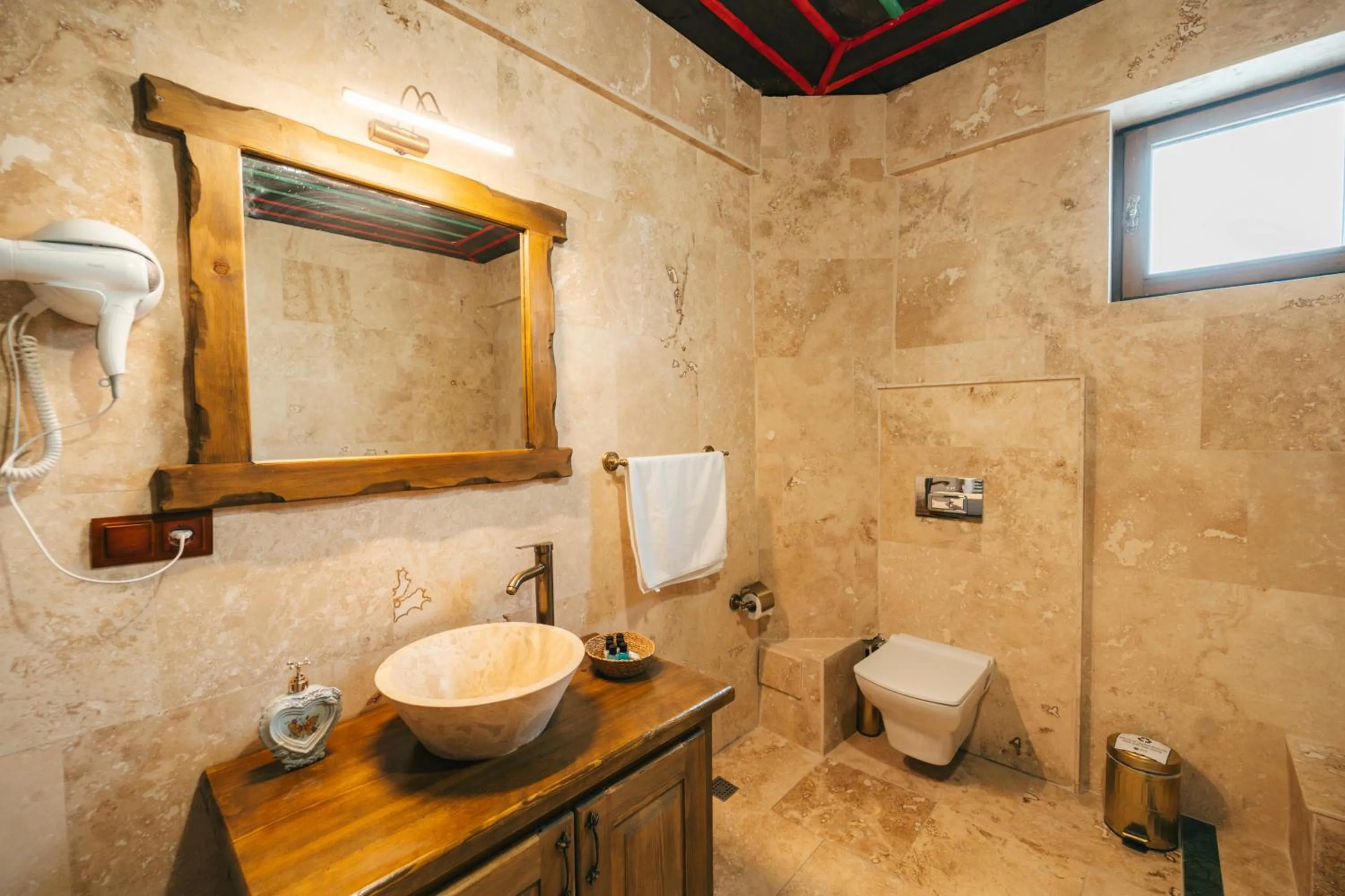 Toilet in Cappatria Cave House