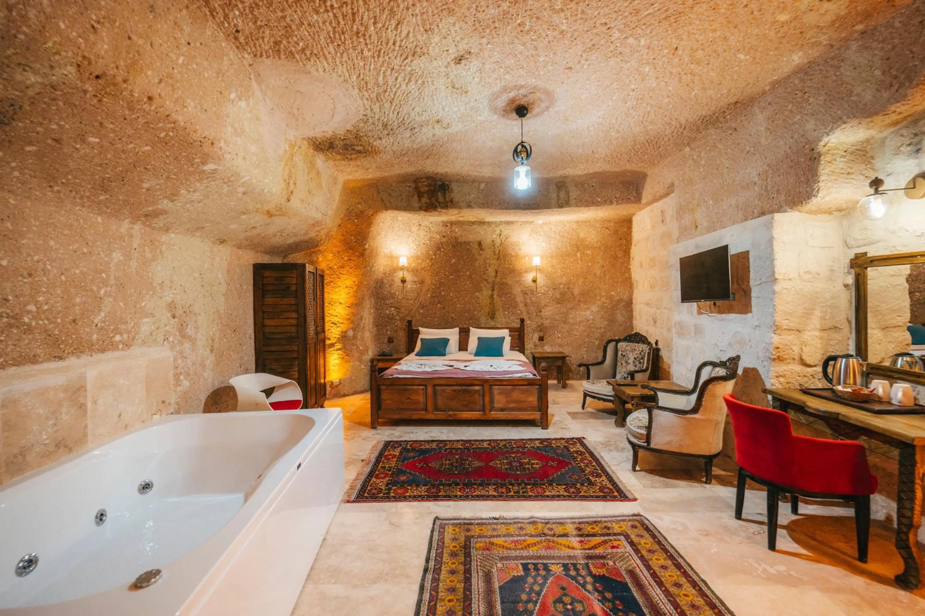 Bed in Cappatria Cave House