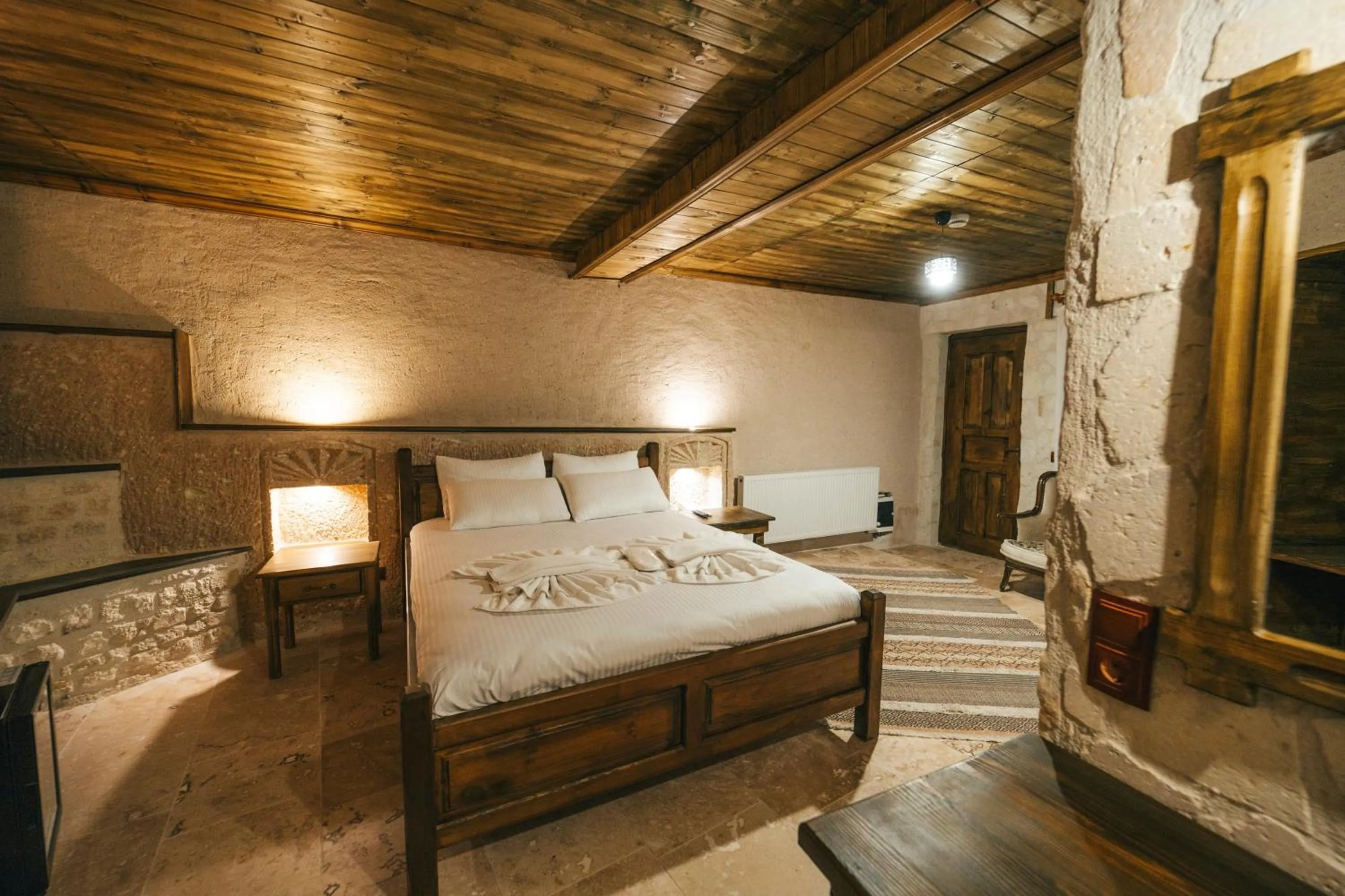 Bed in Cappatria Cave House