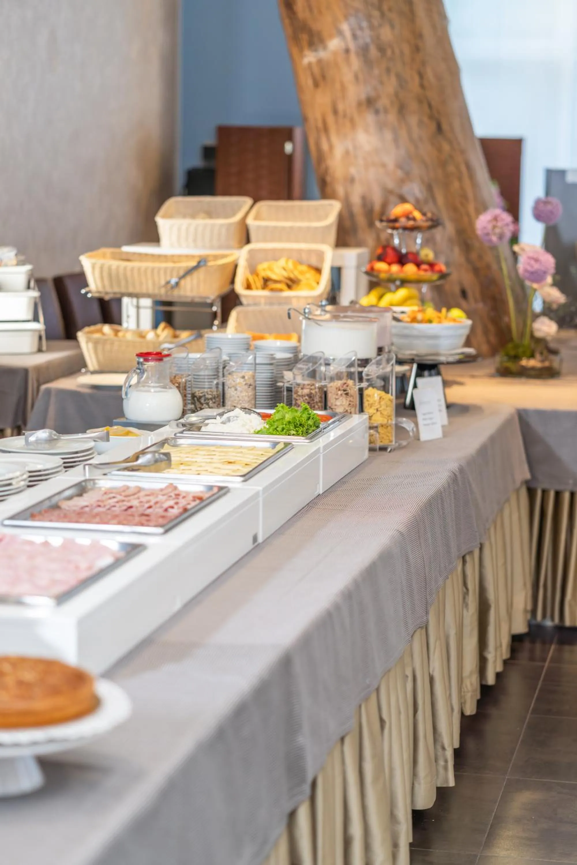 Restaurant/places to eat in Hotel Mioni Royal San