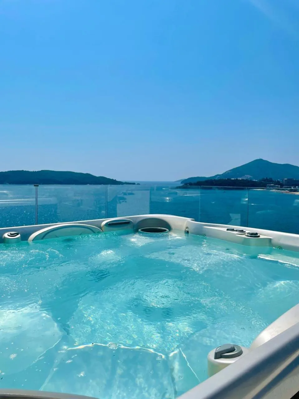 Swimming pool in Hotel Ponta Nova