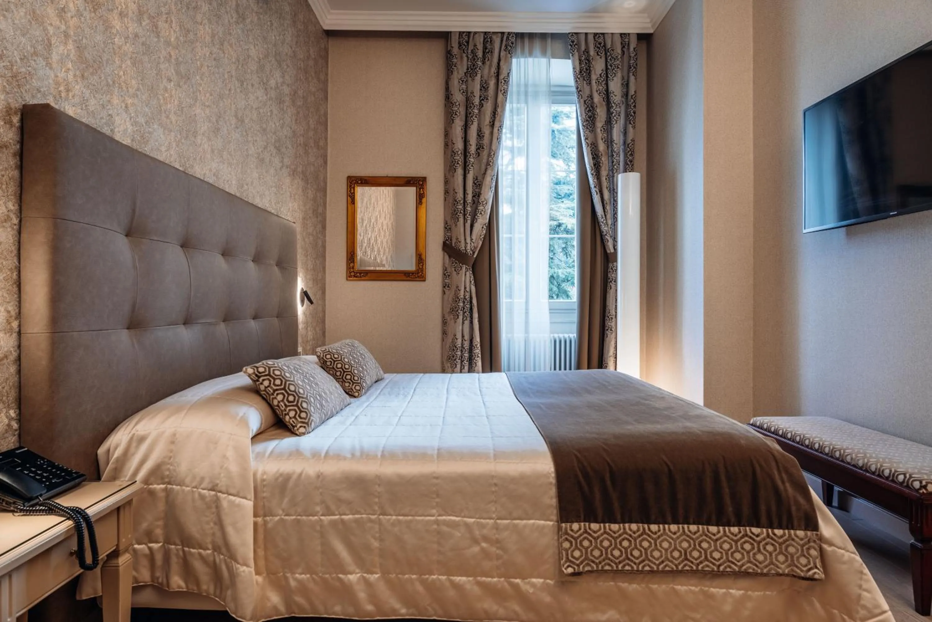 Bedroom, Bed in Hotel Villa Madruzzo