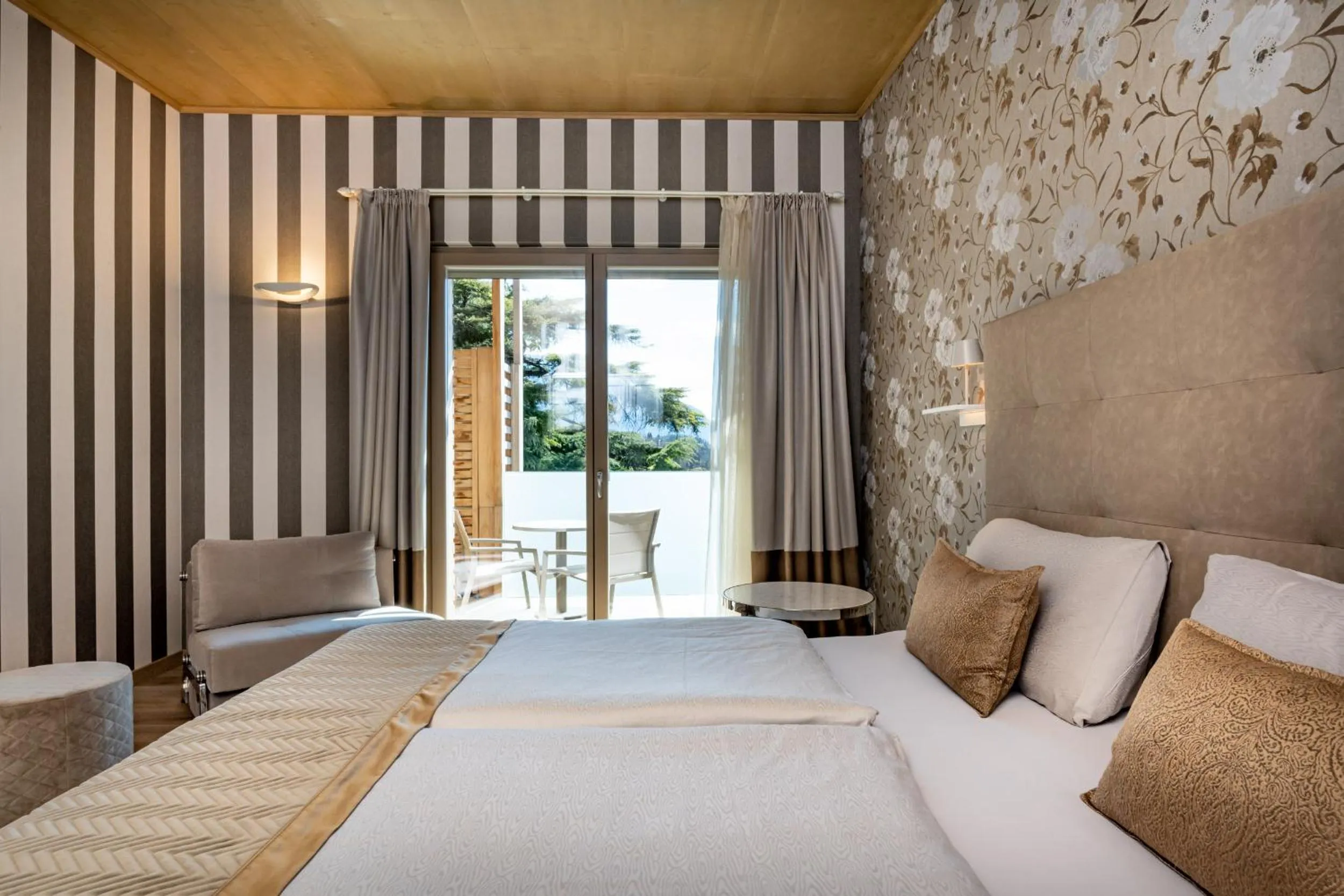 Bedroom, Bed in Hotel Villa Madruzzo