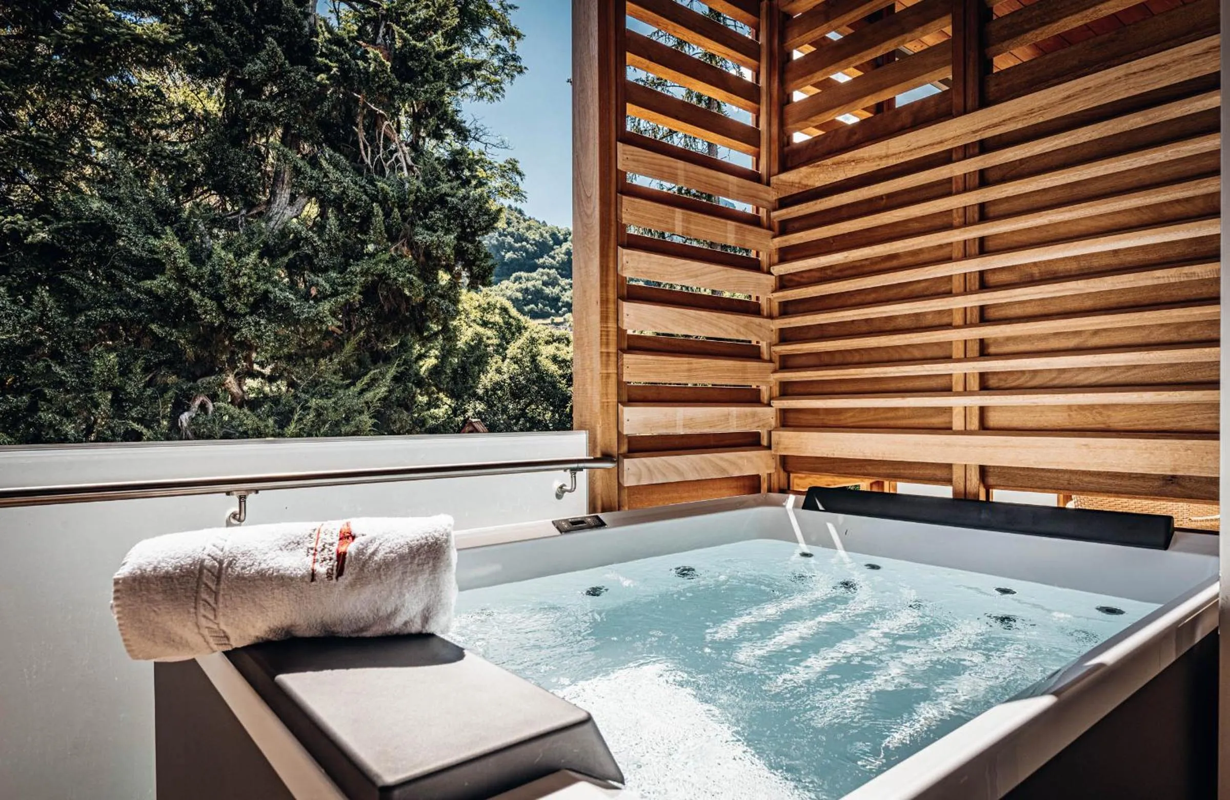 Hot Tub in Hotel Villa Madruzzo