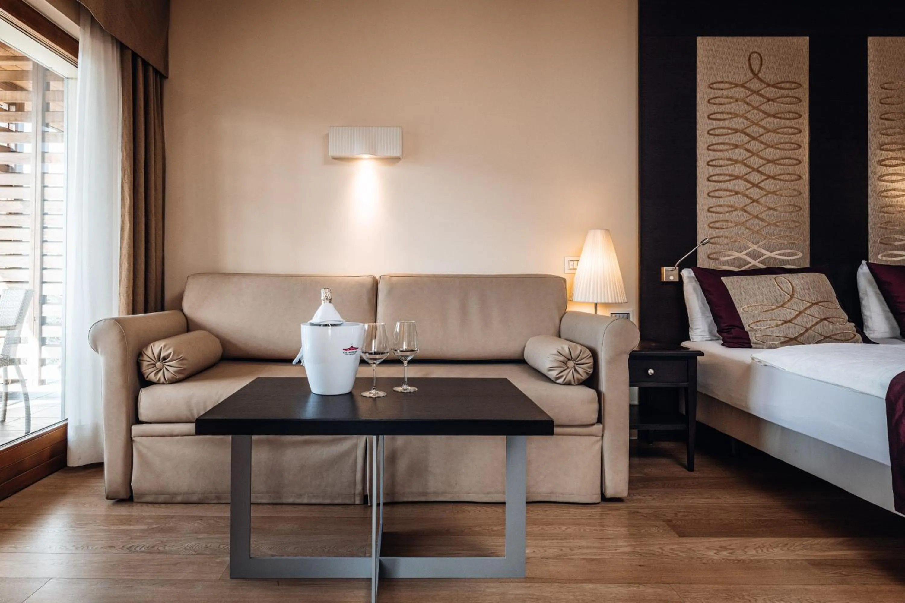 Living room, Bed in Hotel Villa Madruzzo