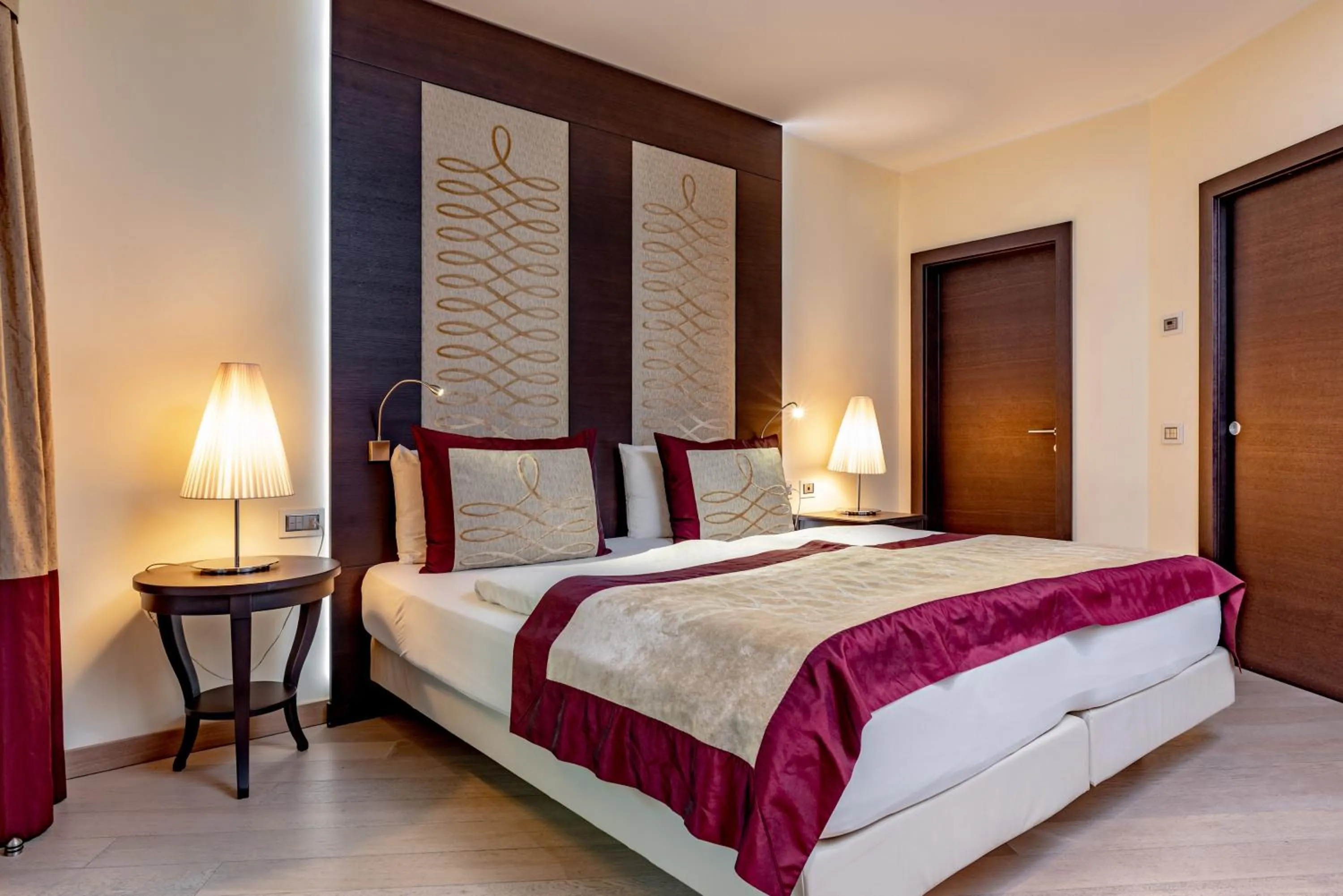 Bedroom, Bed in Hotel Villa Madruzzo