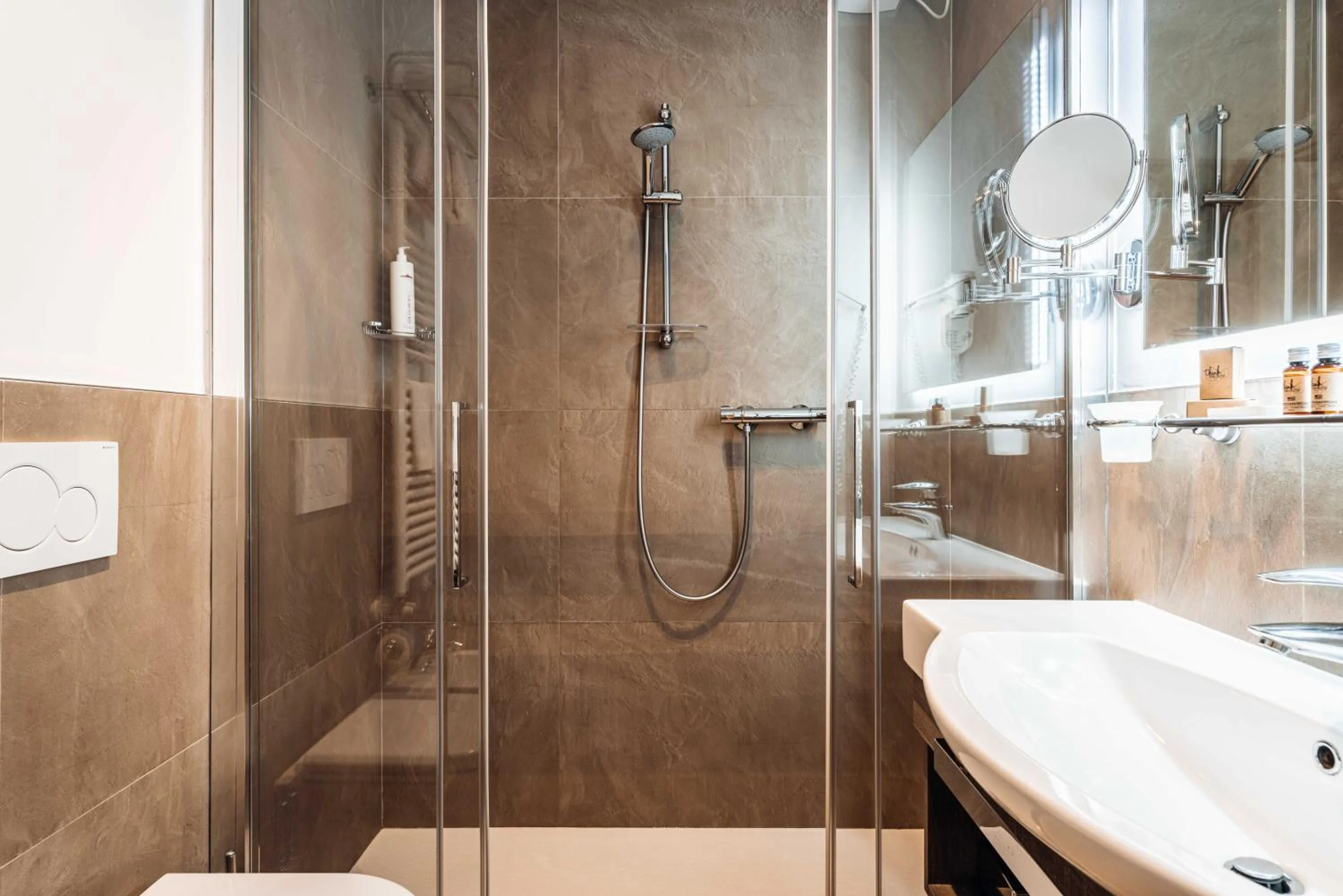 Shower in Hotel Villa Madruzzo