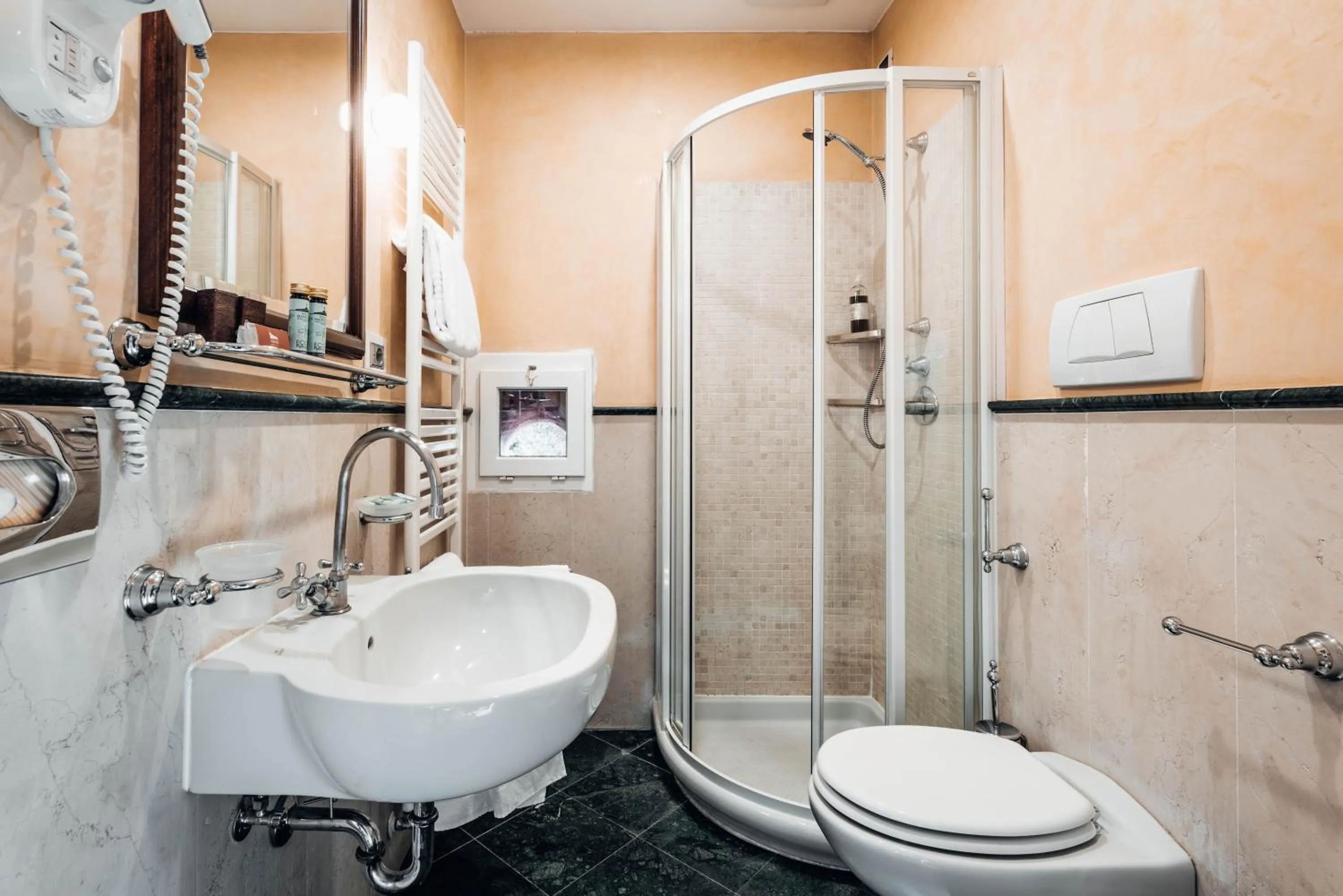 Bathroom in Hotel Villa Madruzzo