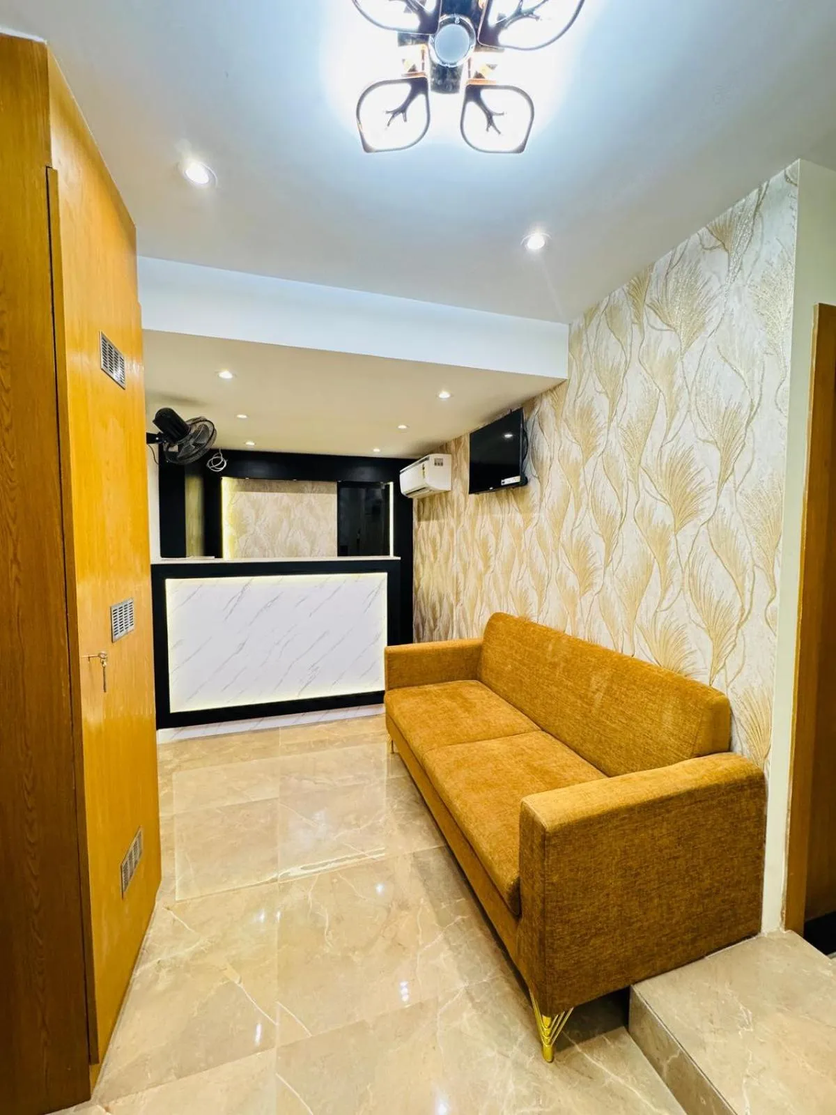 TV and multimedia in Hotel Cliff Garden