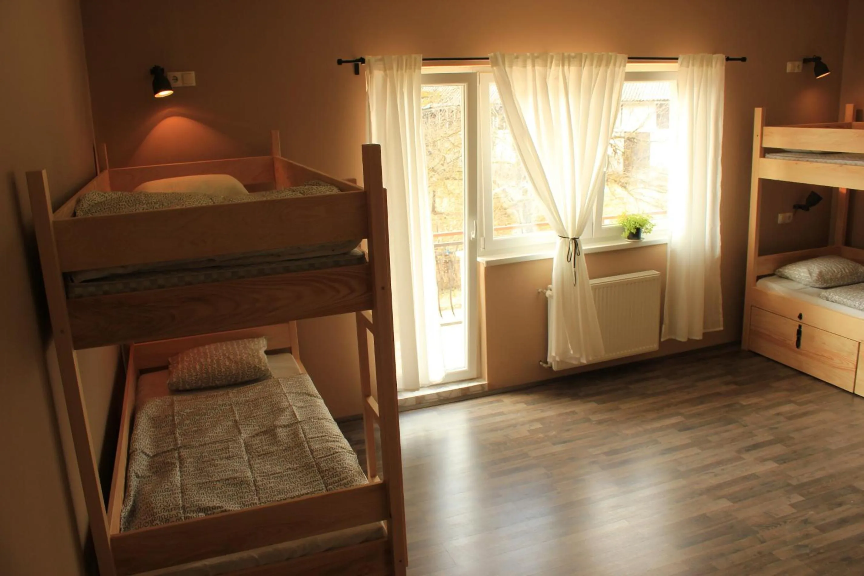 Falling Lakes Hostel