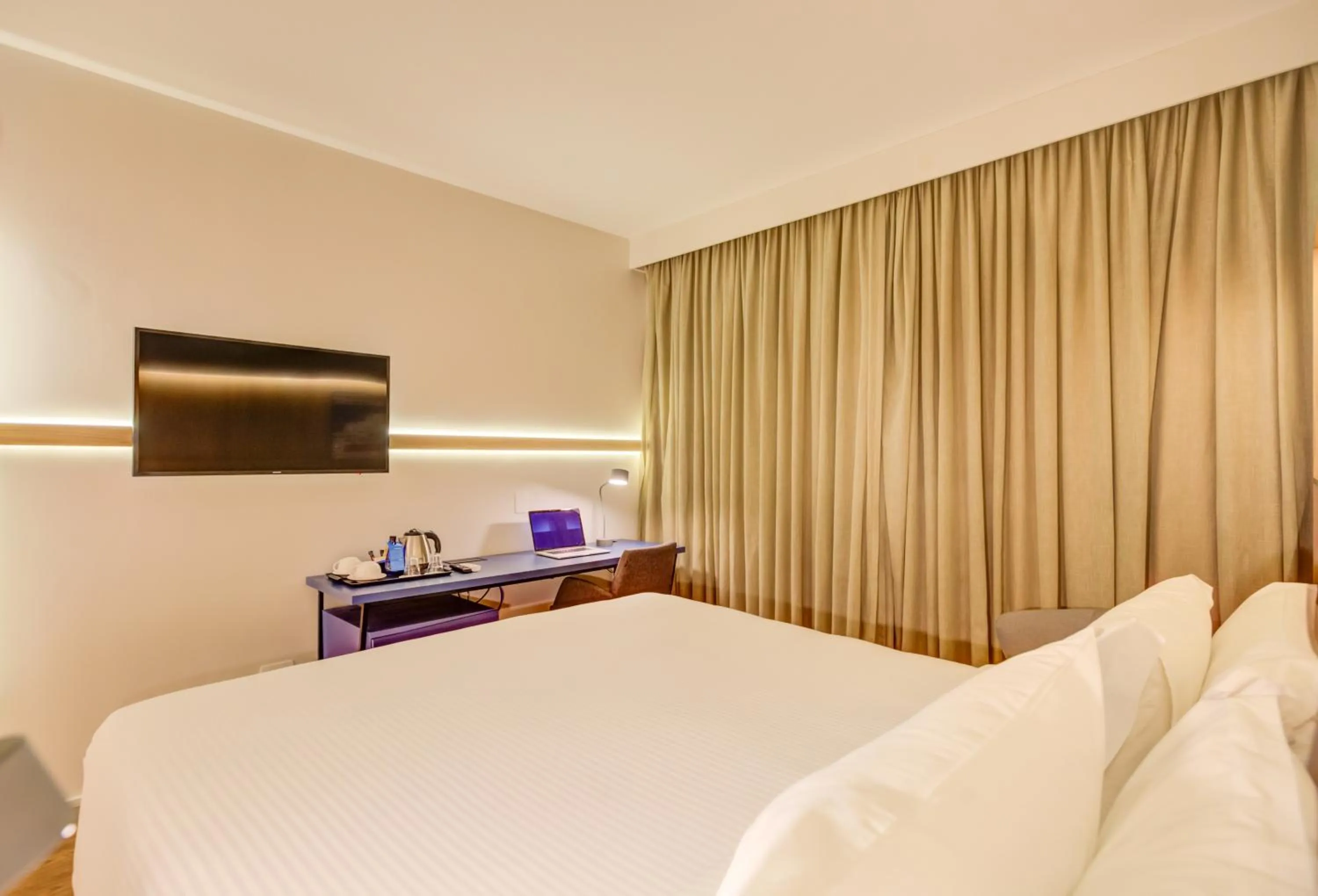 Bed in Hampton by Hilton Guarulhos Airport